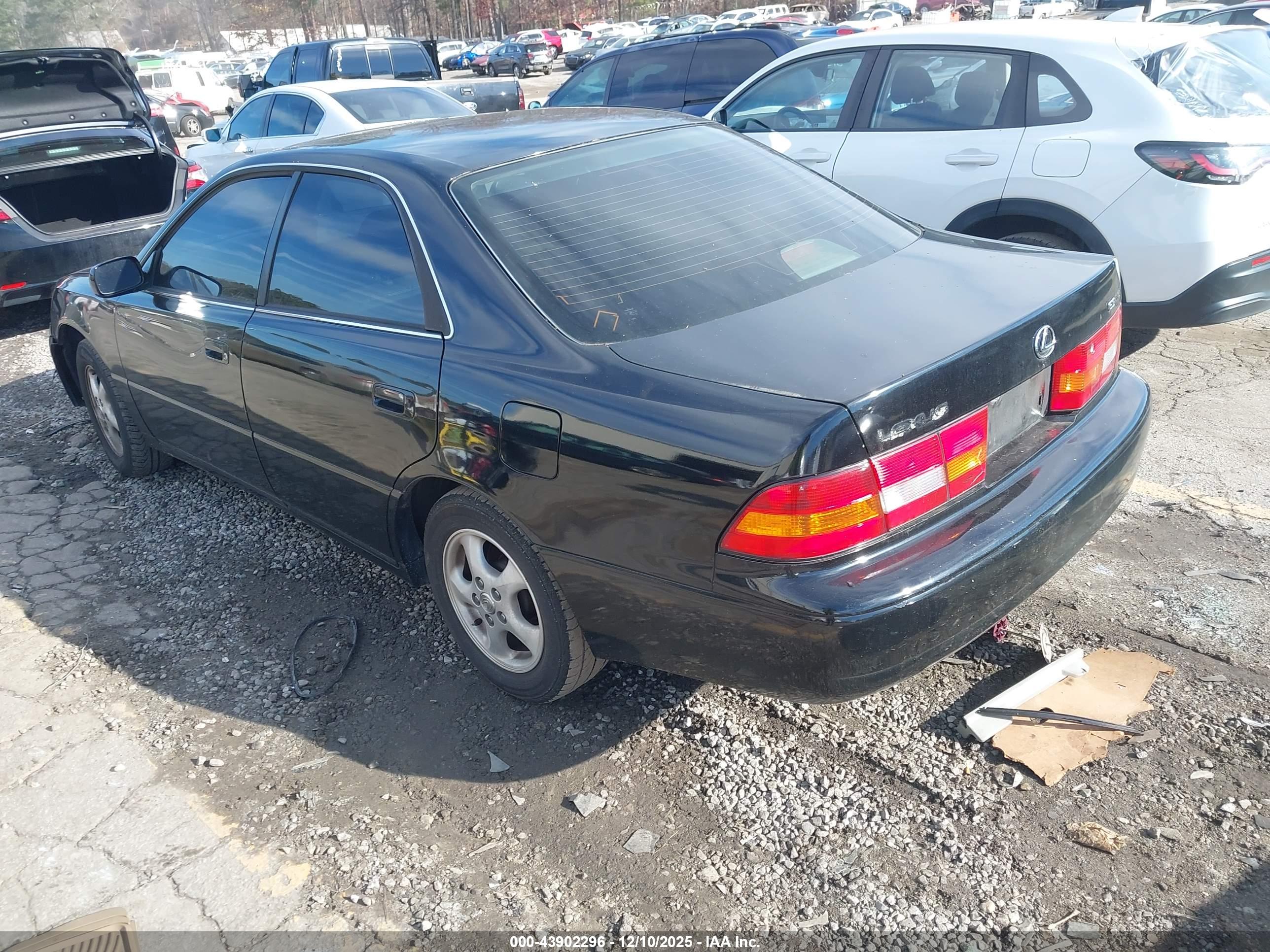 LEXUS ES image 3
