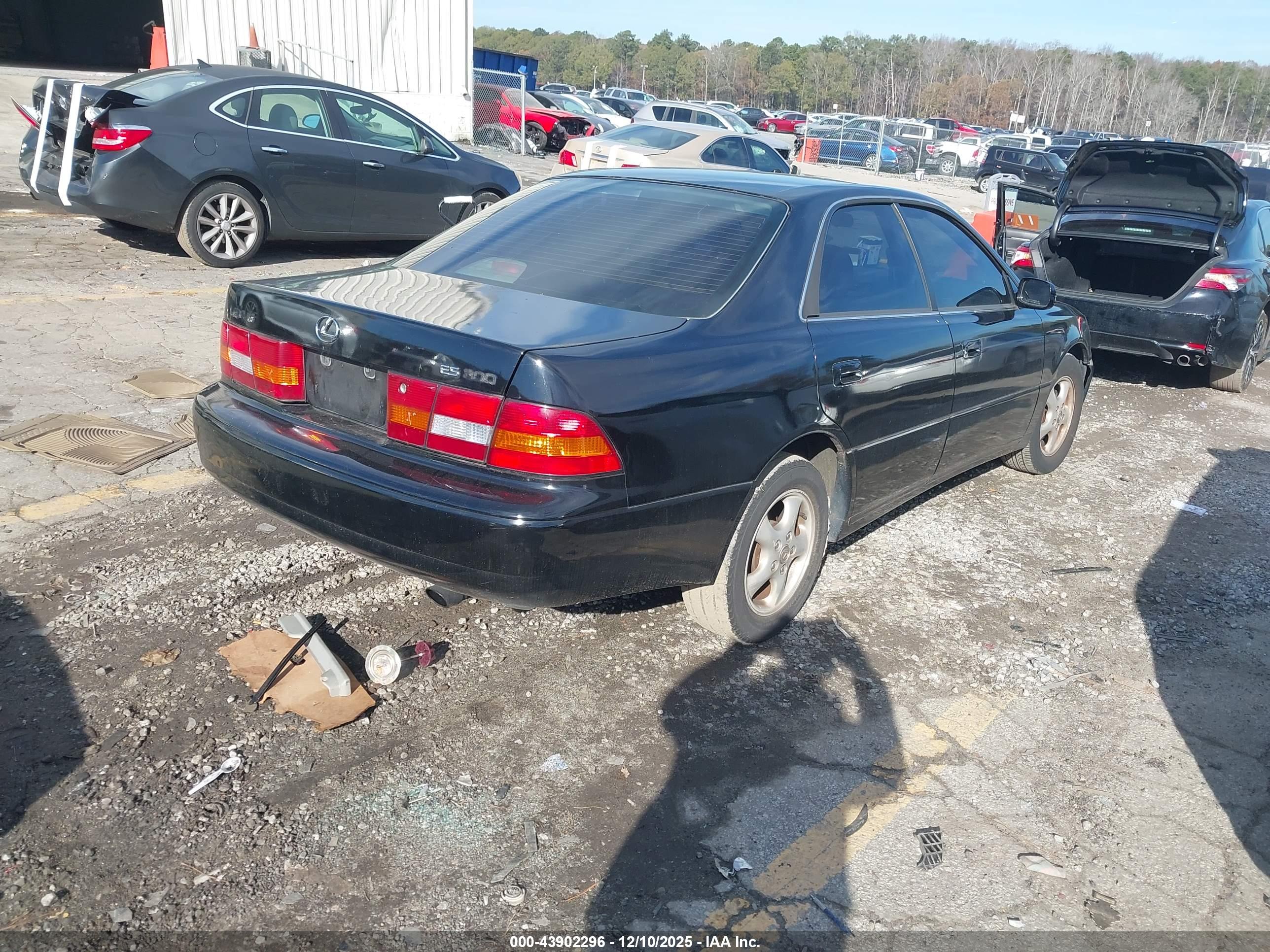 LEXUS ES image 4