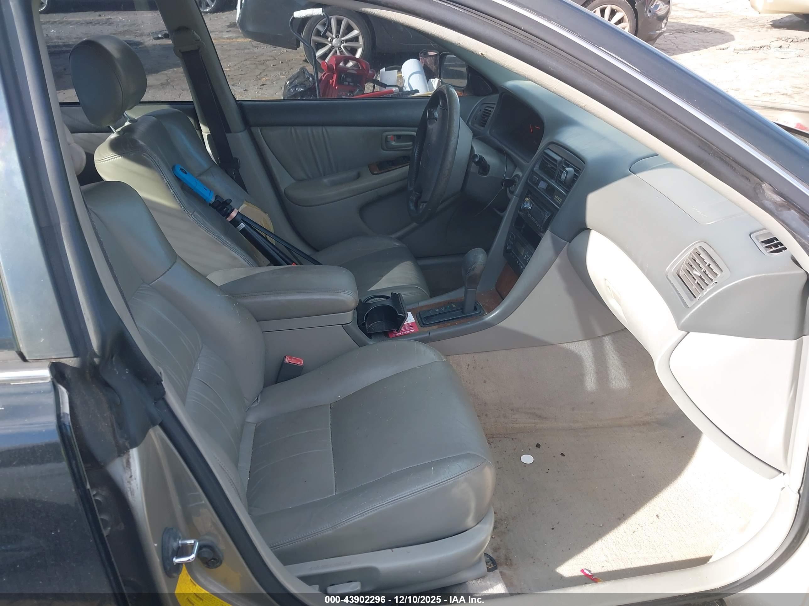 LEXUS ES image 5