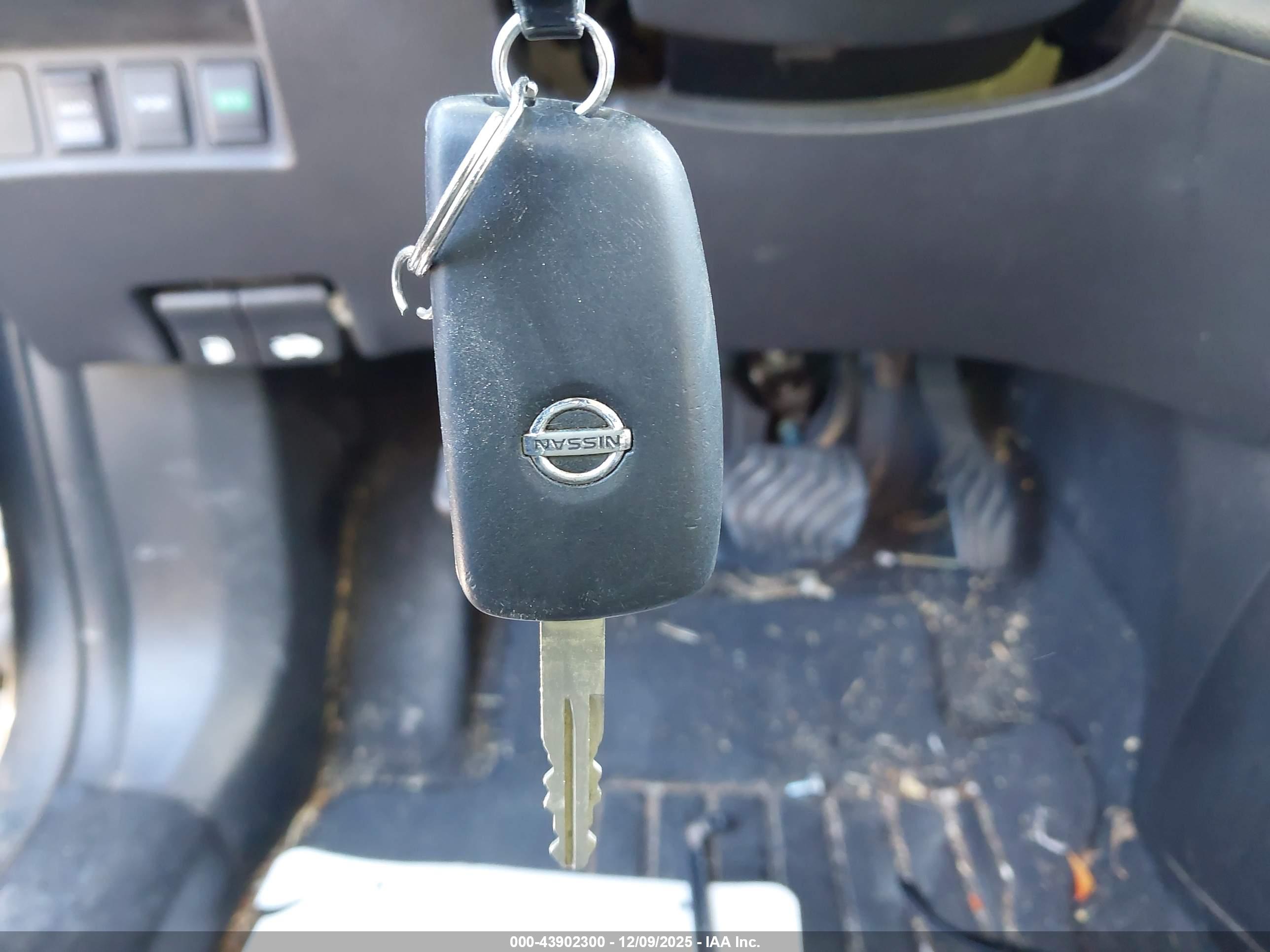 NISSAN ROGUE image 11