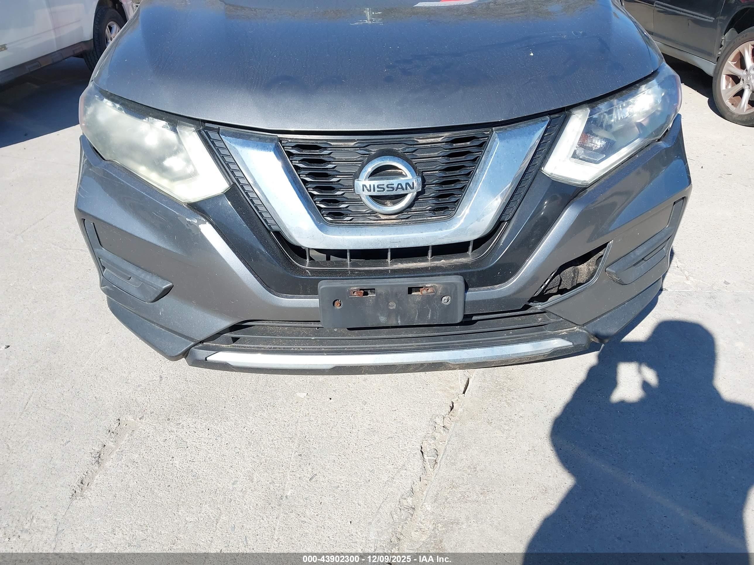 NISSAN ROGUE image 6