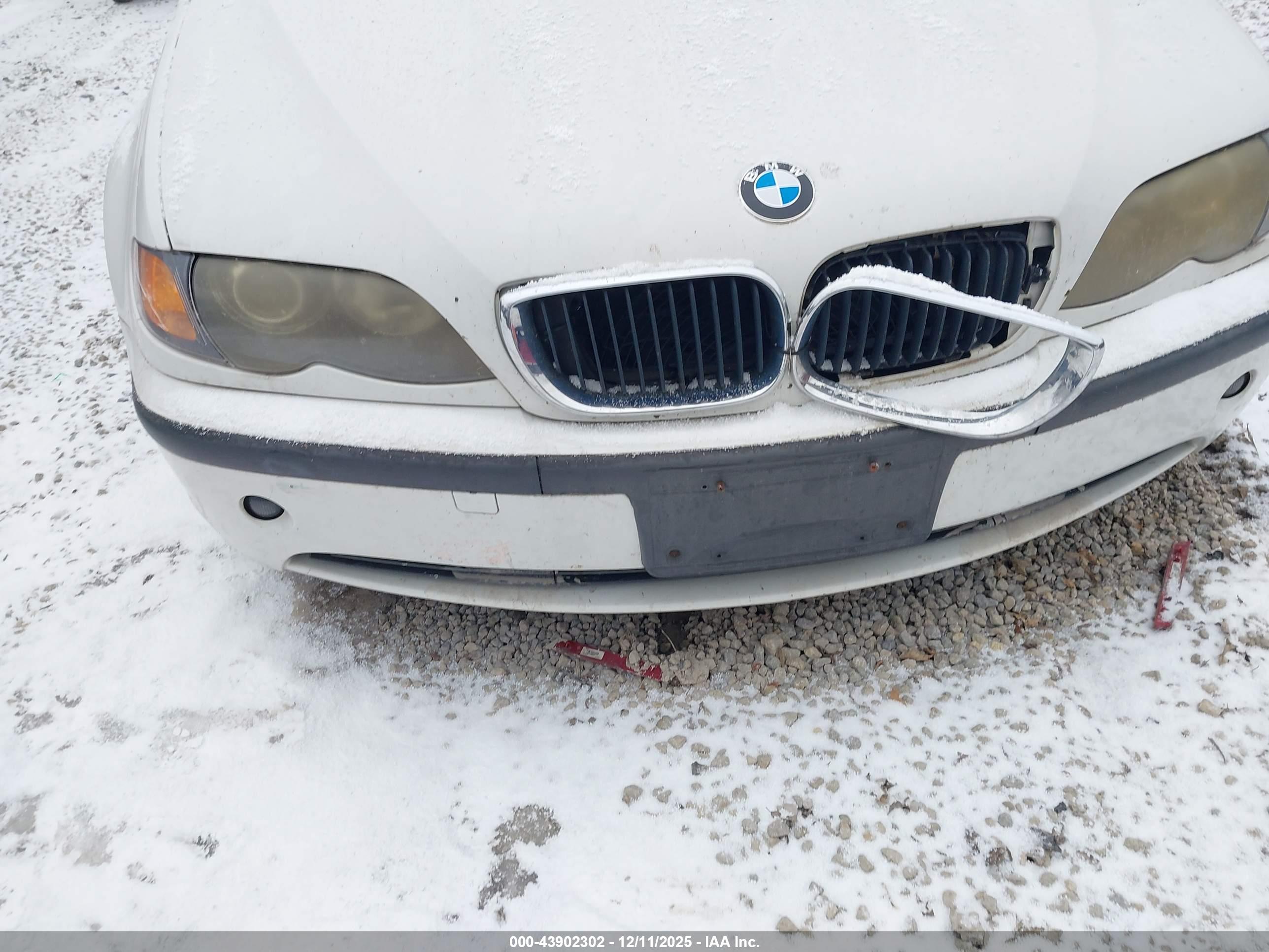 BMW 325I image 6