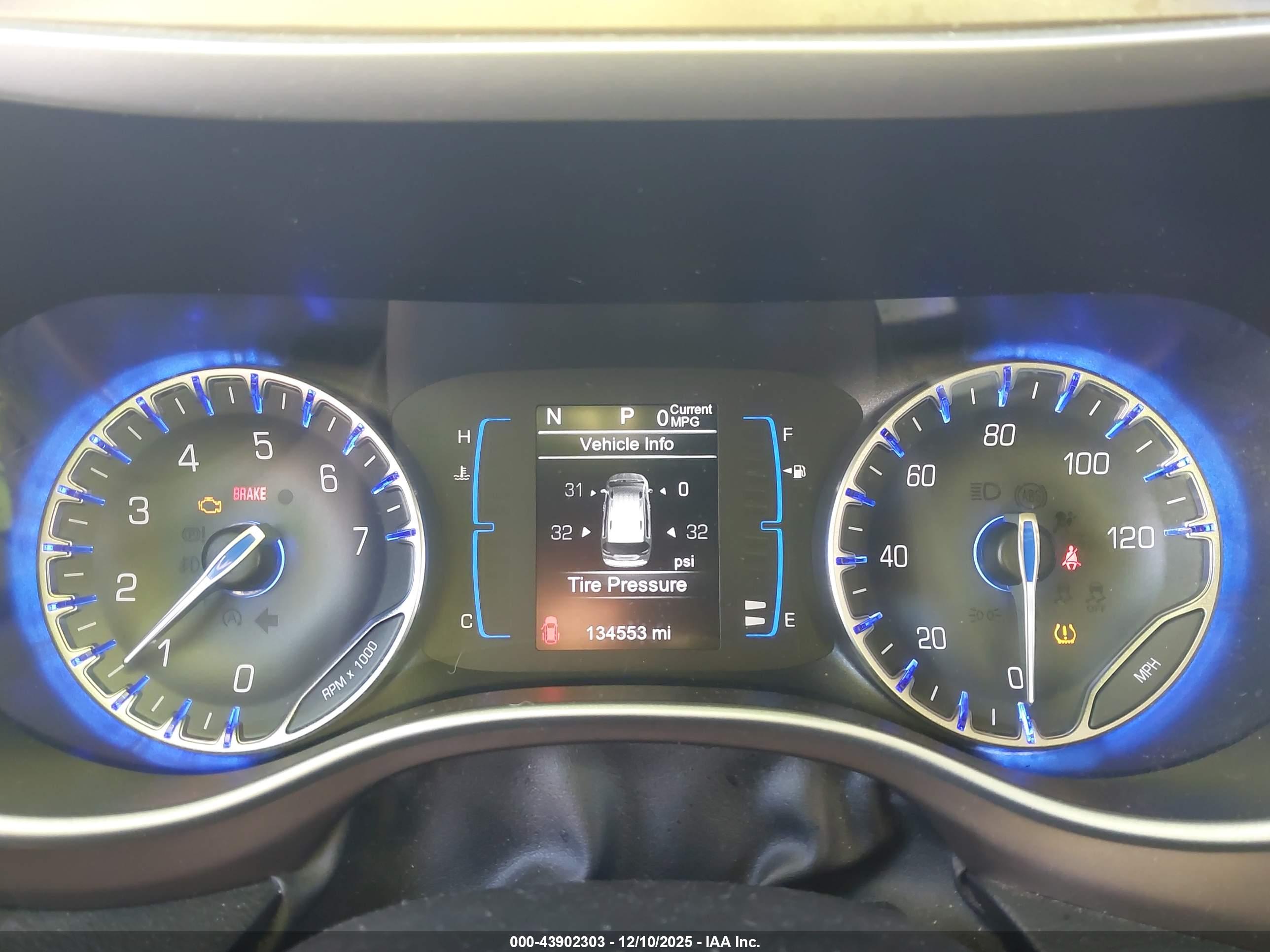 CHRYSLER PACIFICA image 7