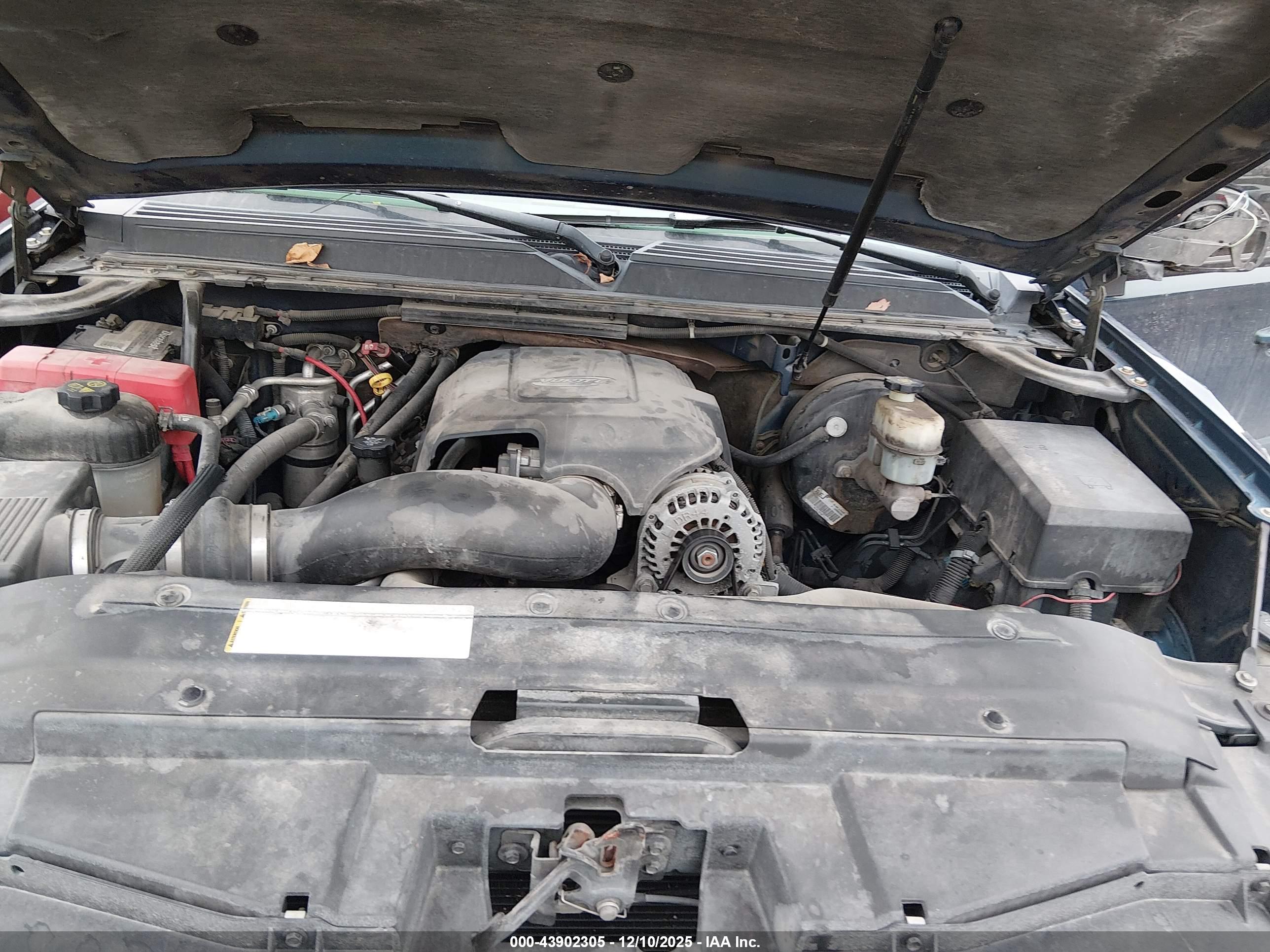 CHEVROLET TAHOE image 10