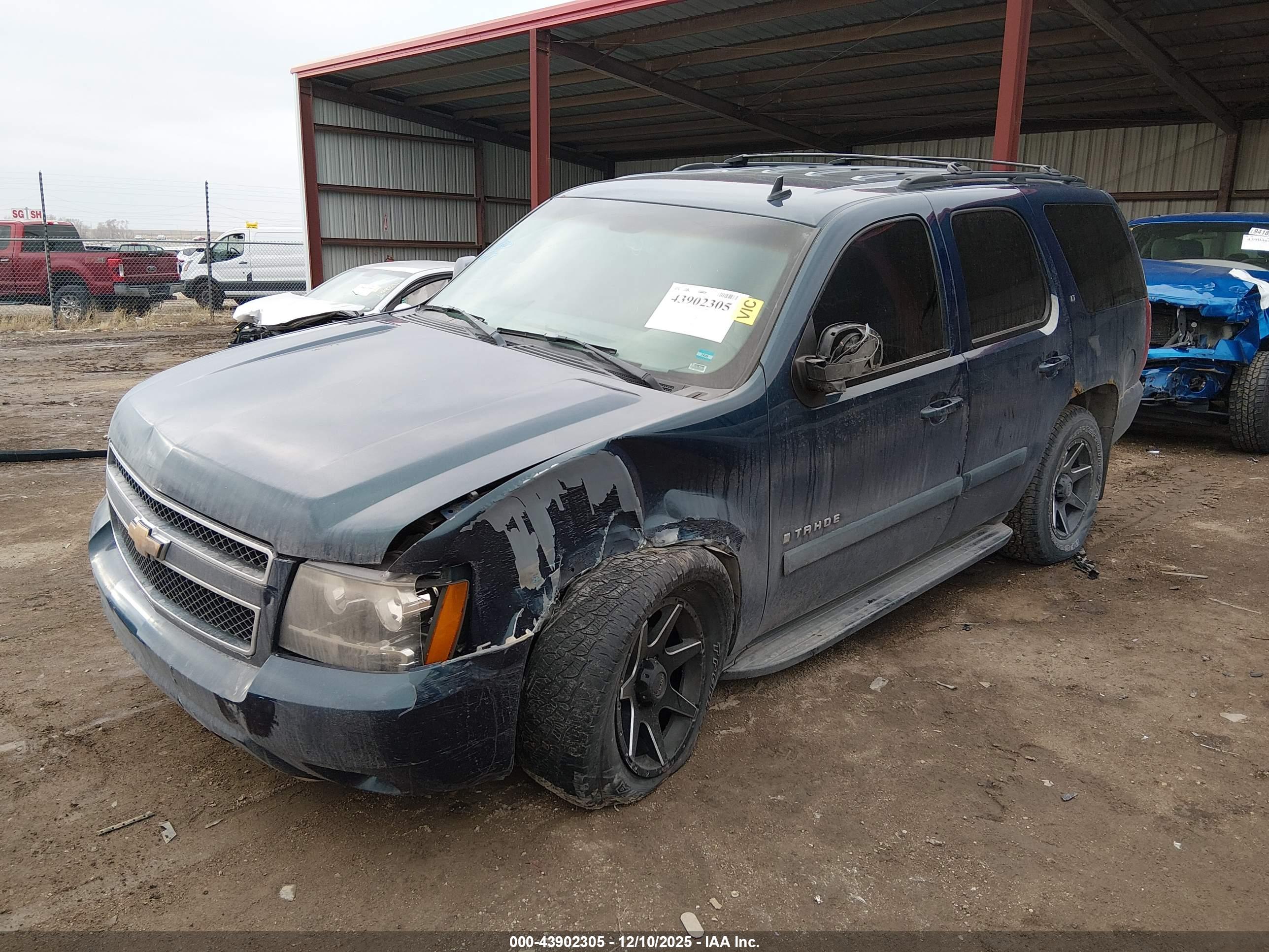 CHEVROLET TAHOE image 2