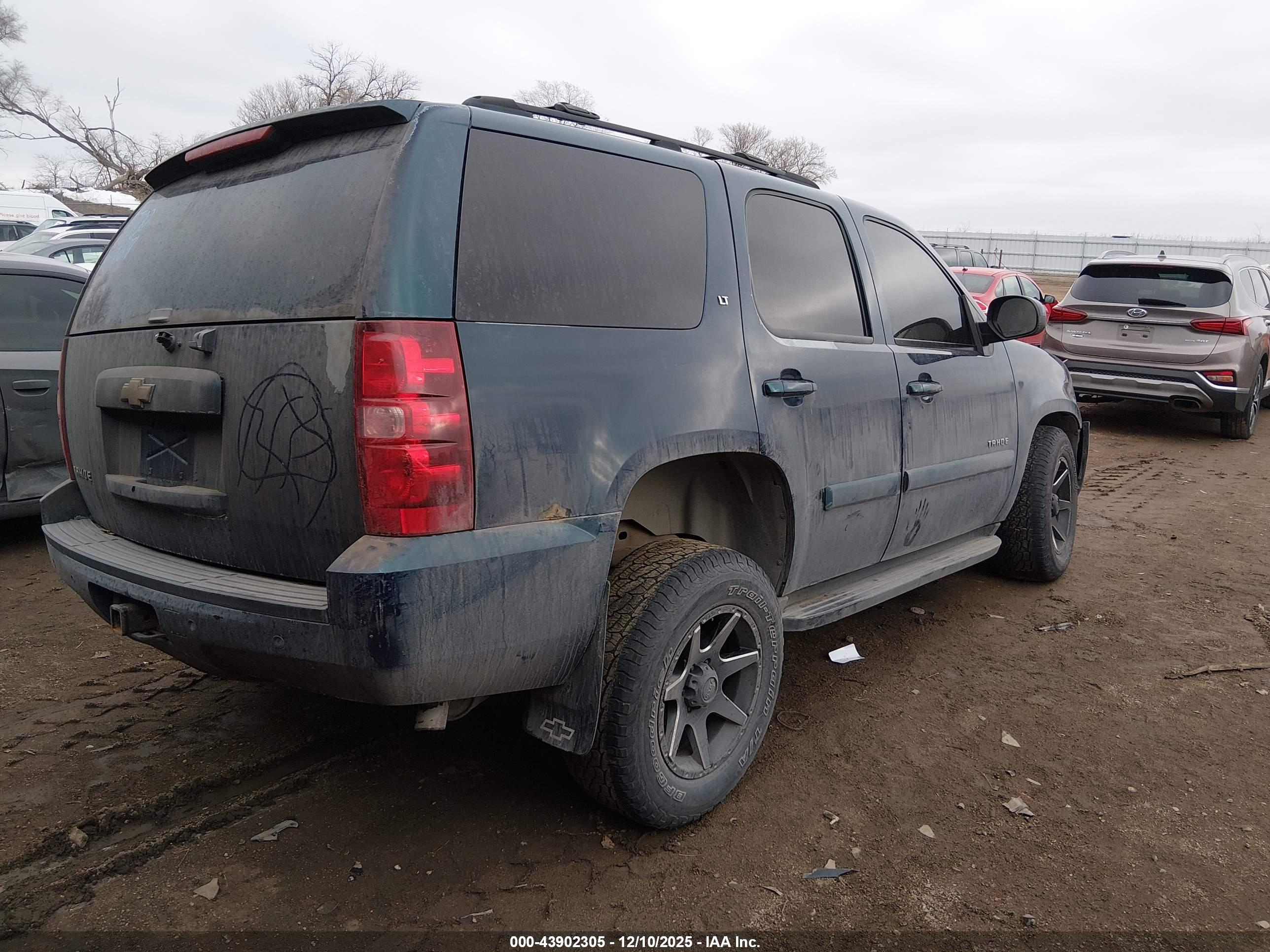 CHEVROLET TAHOE image 4
