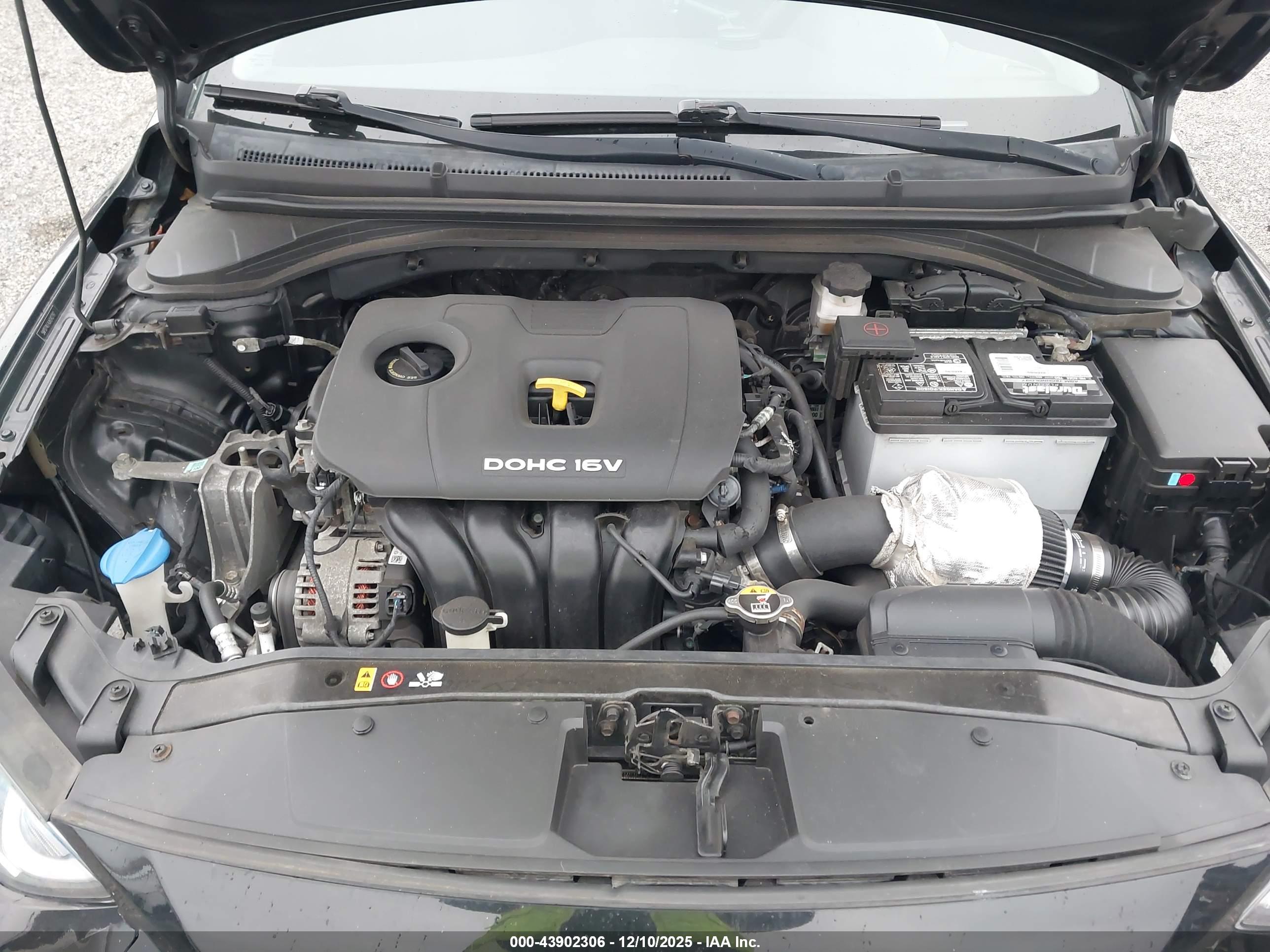 HYUNDAI ELANTRA image 10