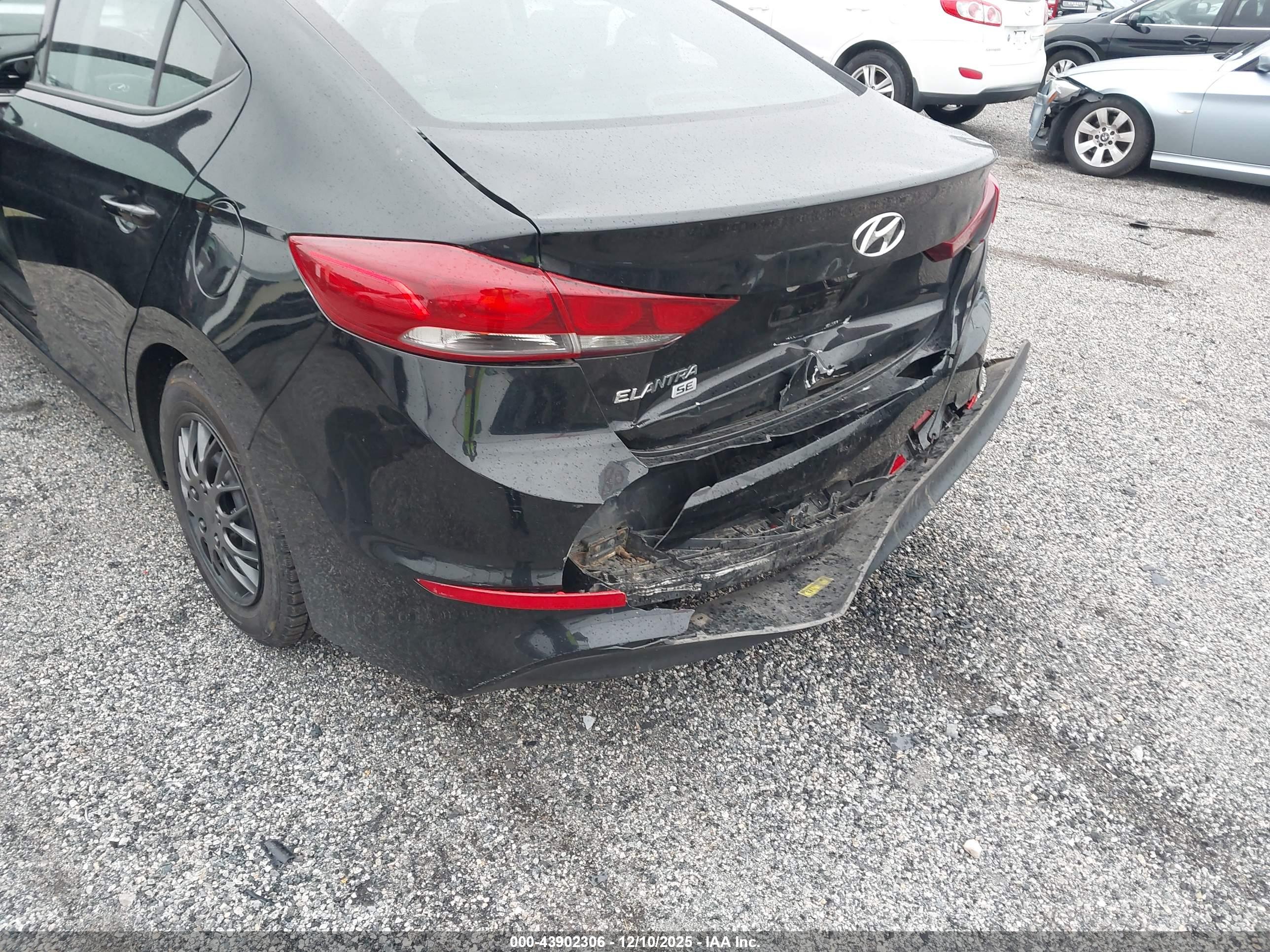 HYUNDAI ELANTRA image 6
