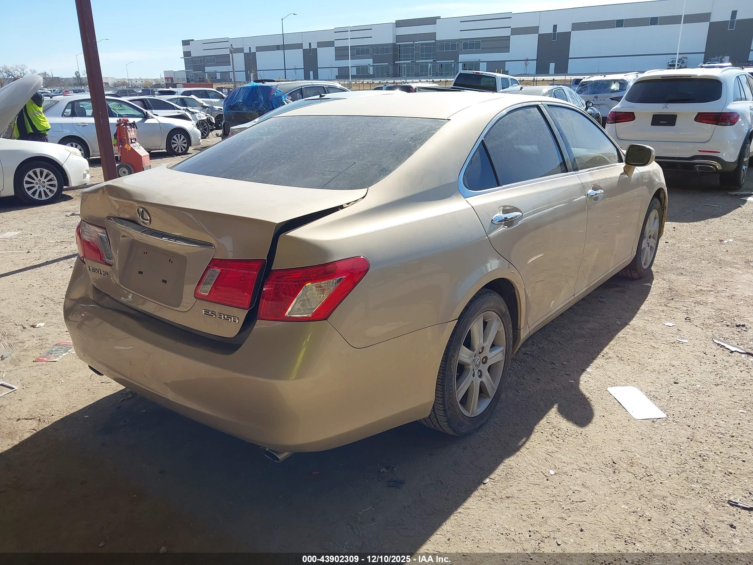 LEXUS ES image 4