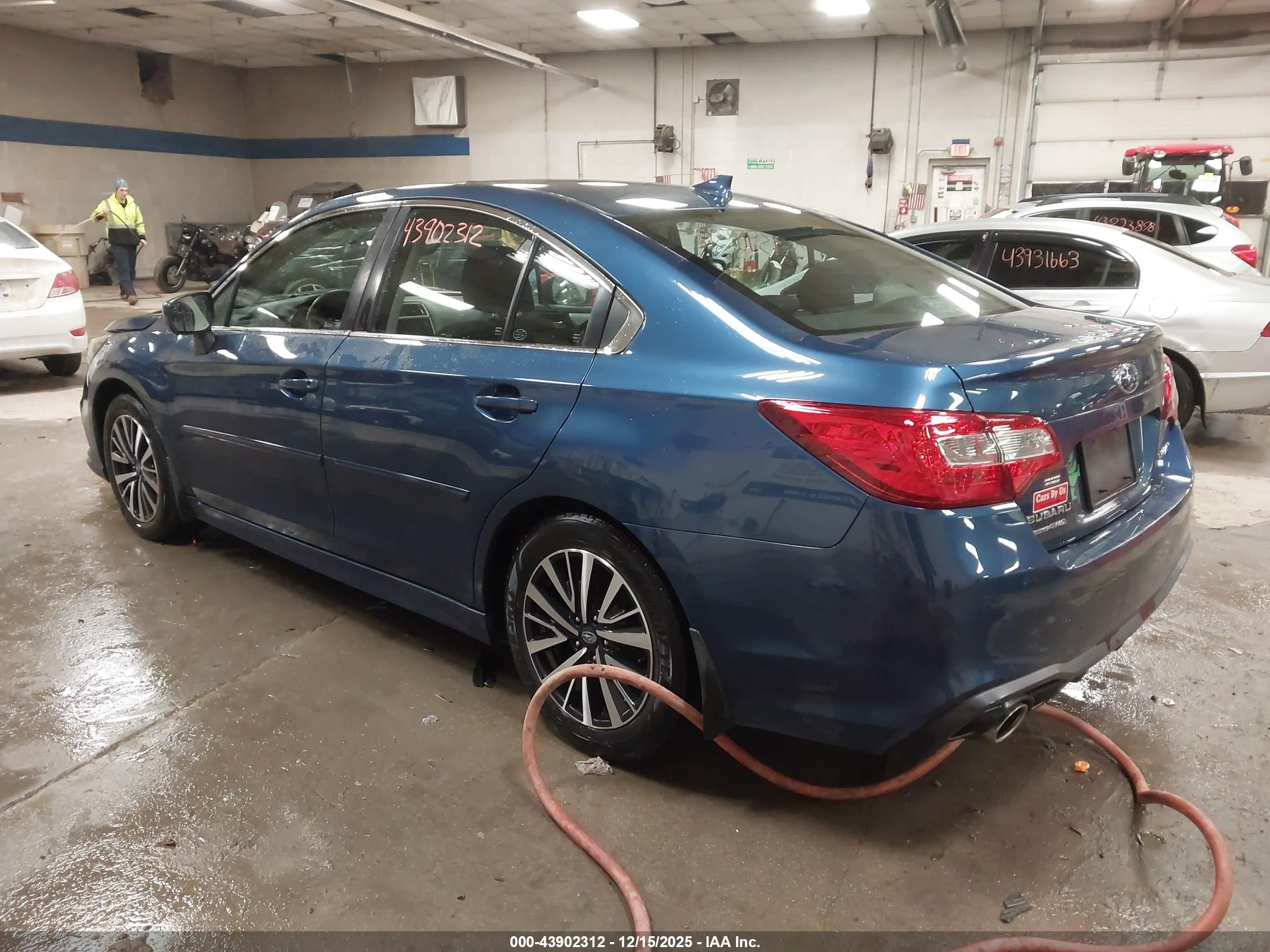 SUBARU LEGACY image 3