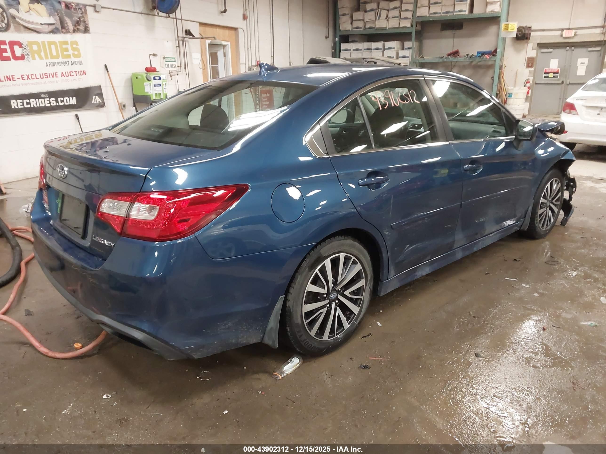 SUBARU LEGACY image 4