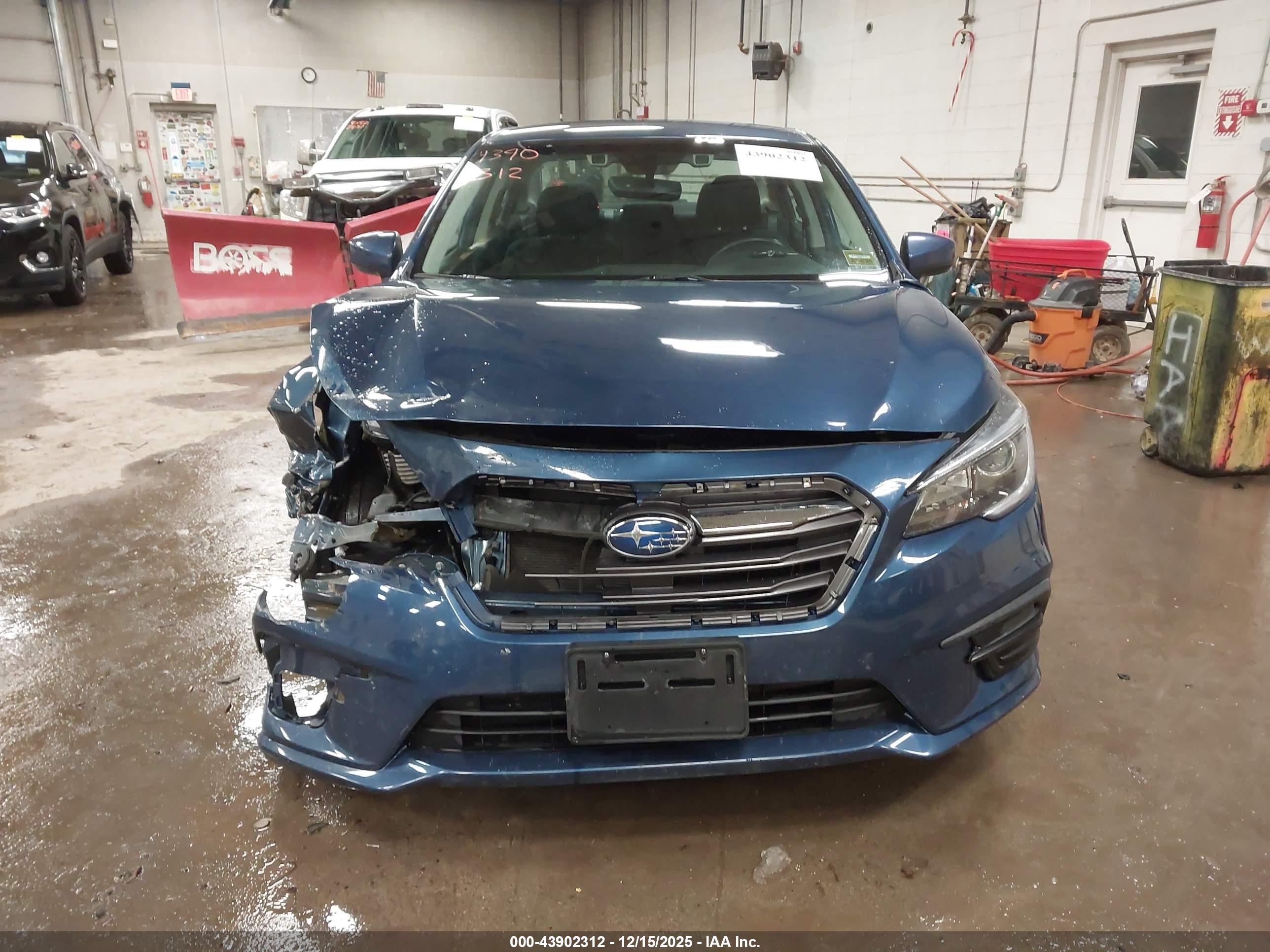 SUBARU LEGACY image 6