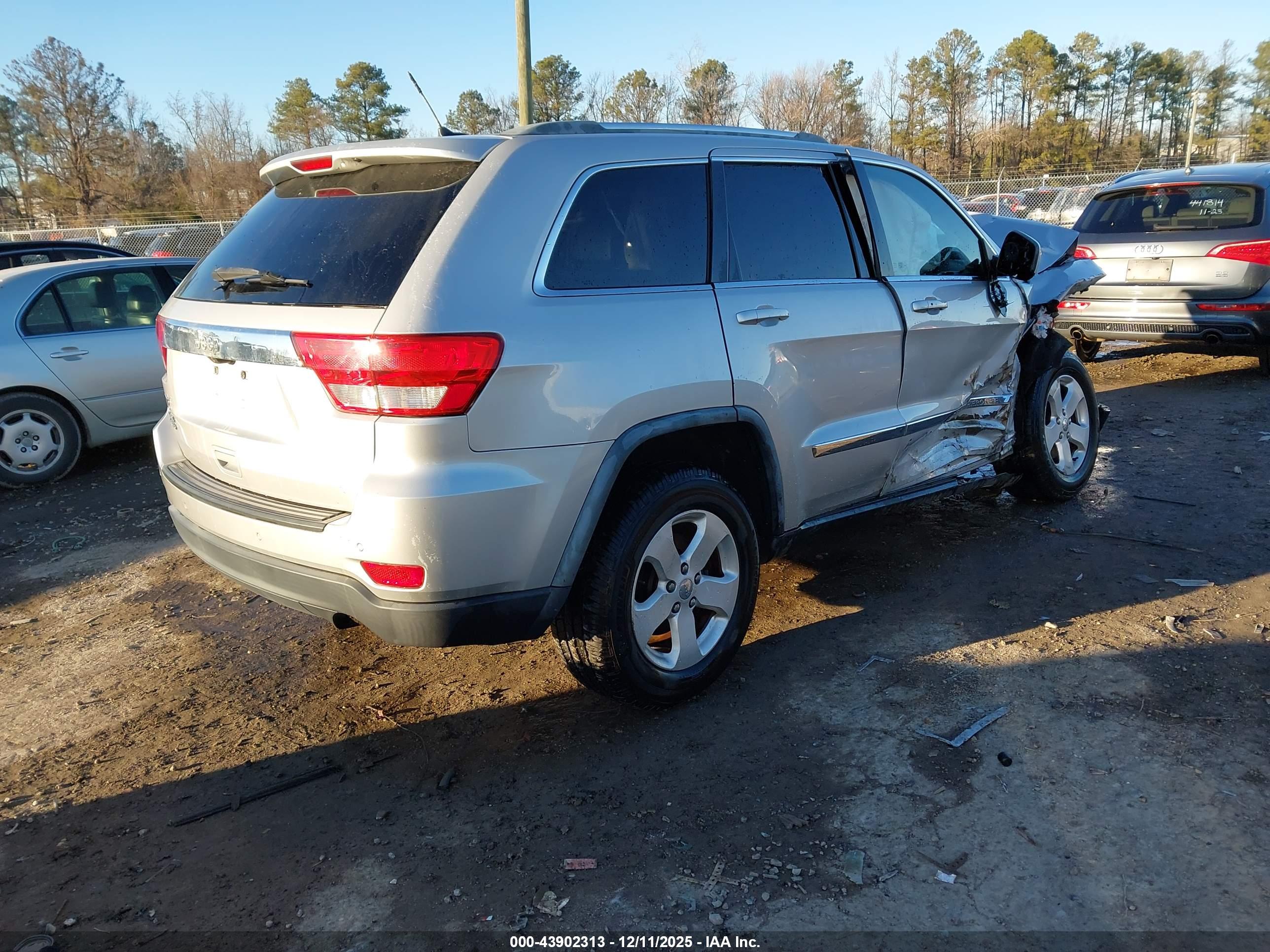 JEEP GRAND image 4
