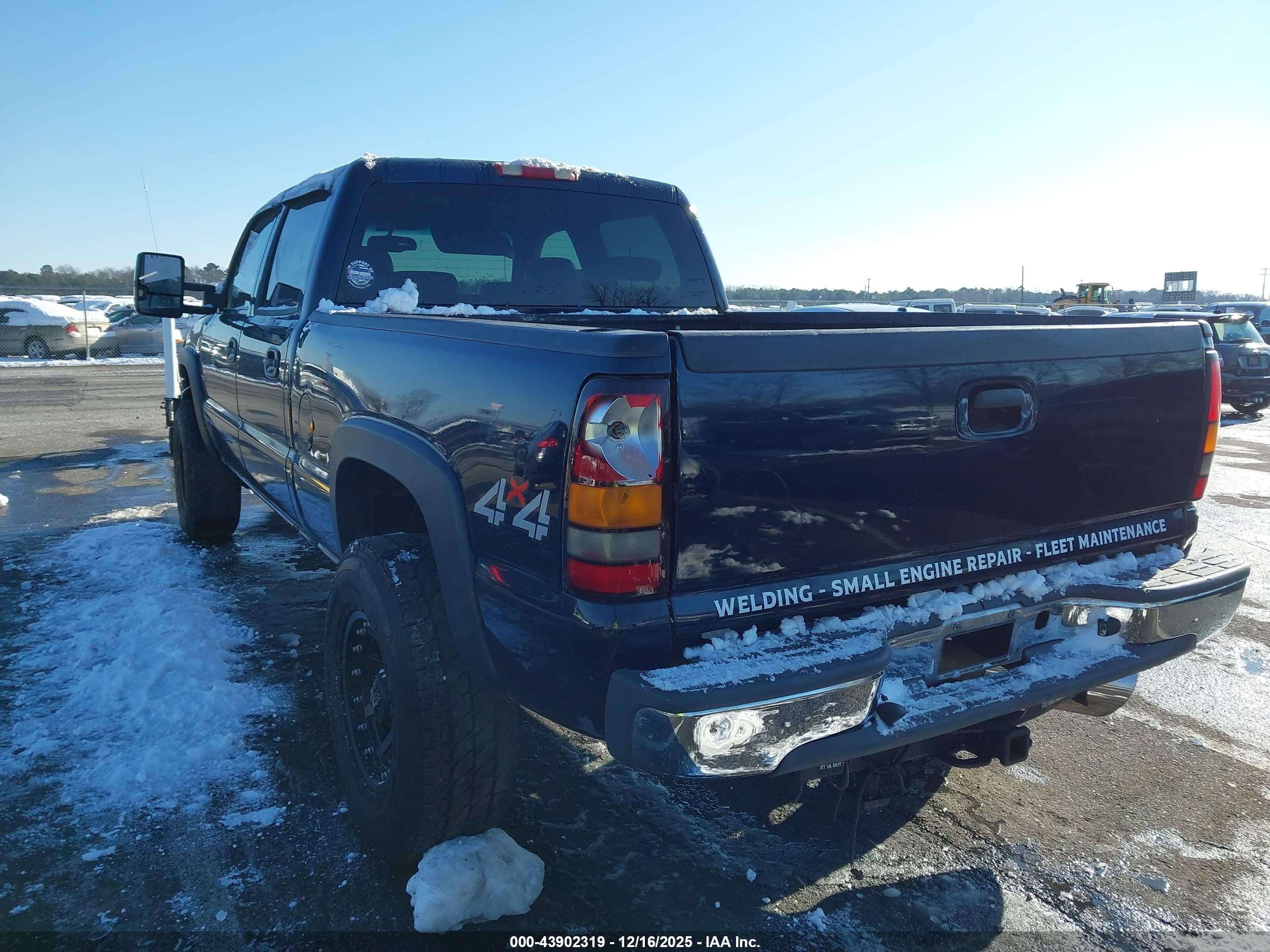 GMC SIERRA image 3