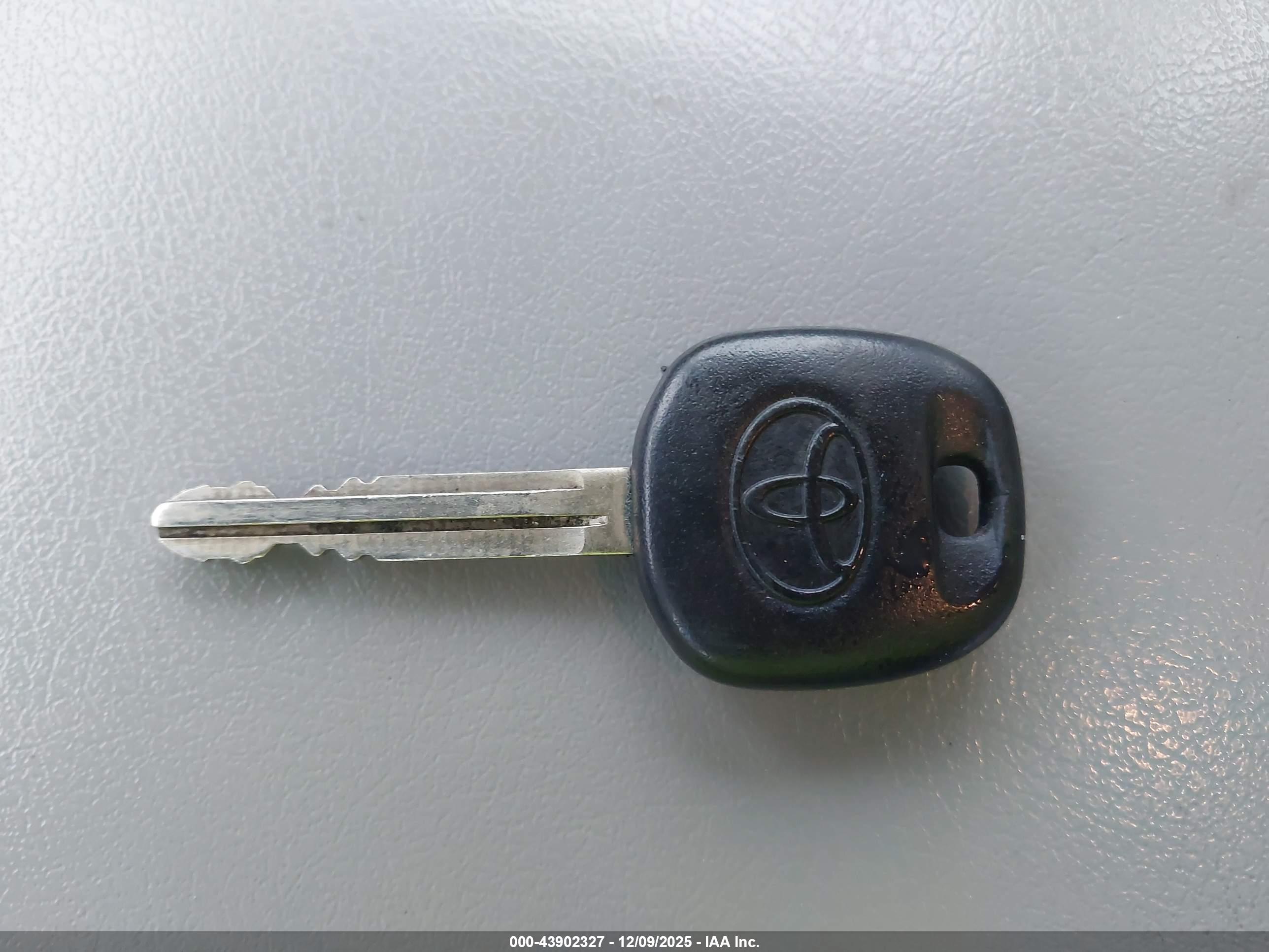 TOYOTA CAMRY image 11