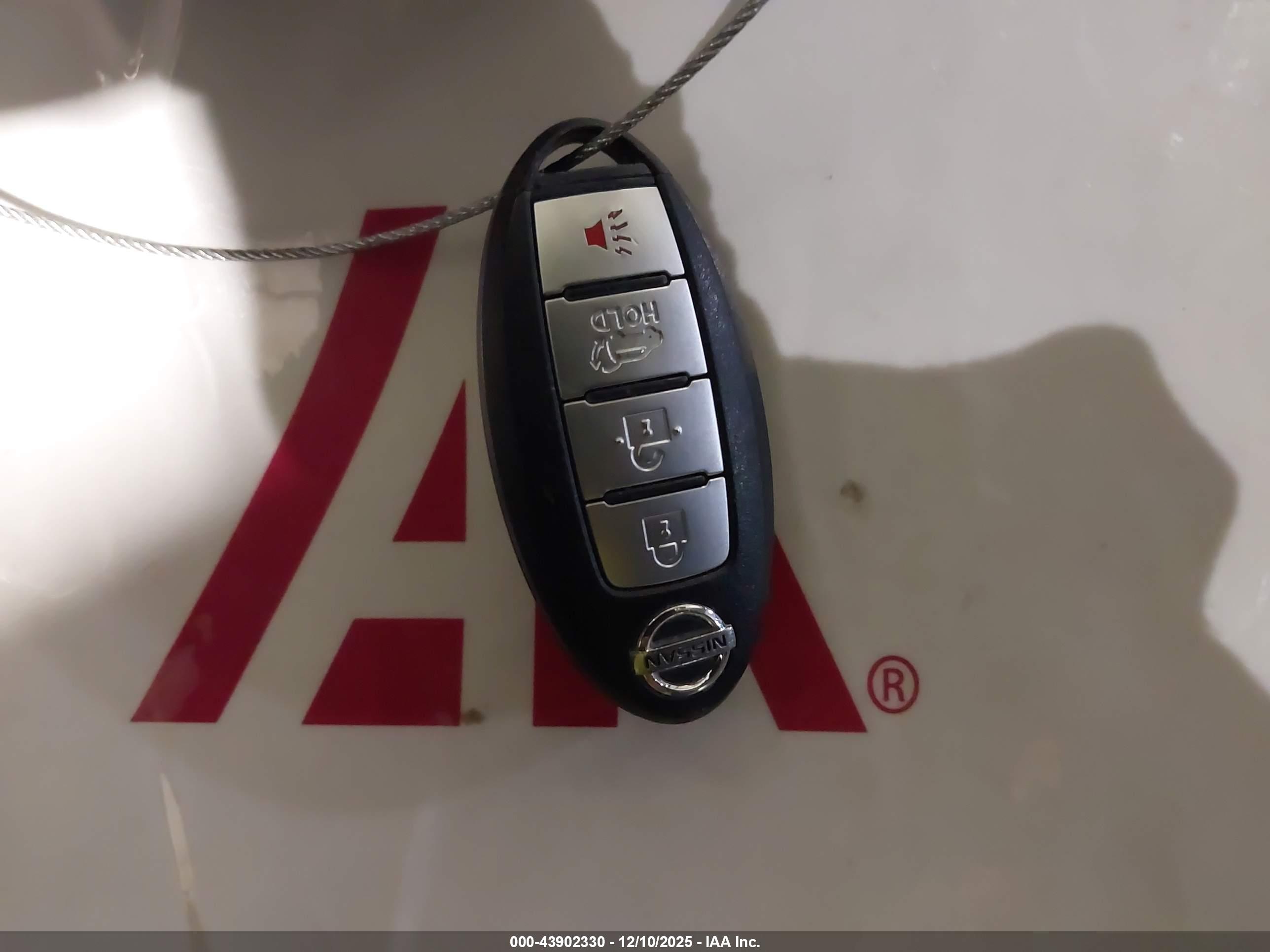 NISSAN ROGUE image 11