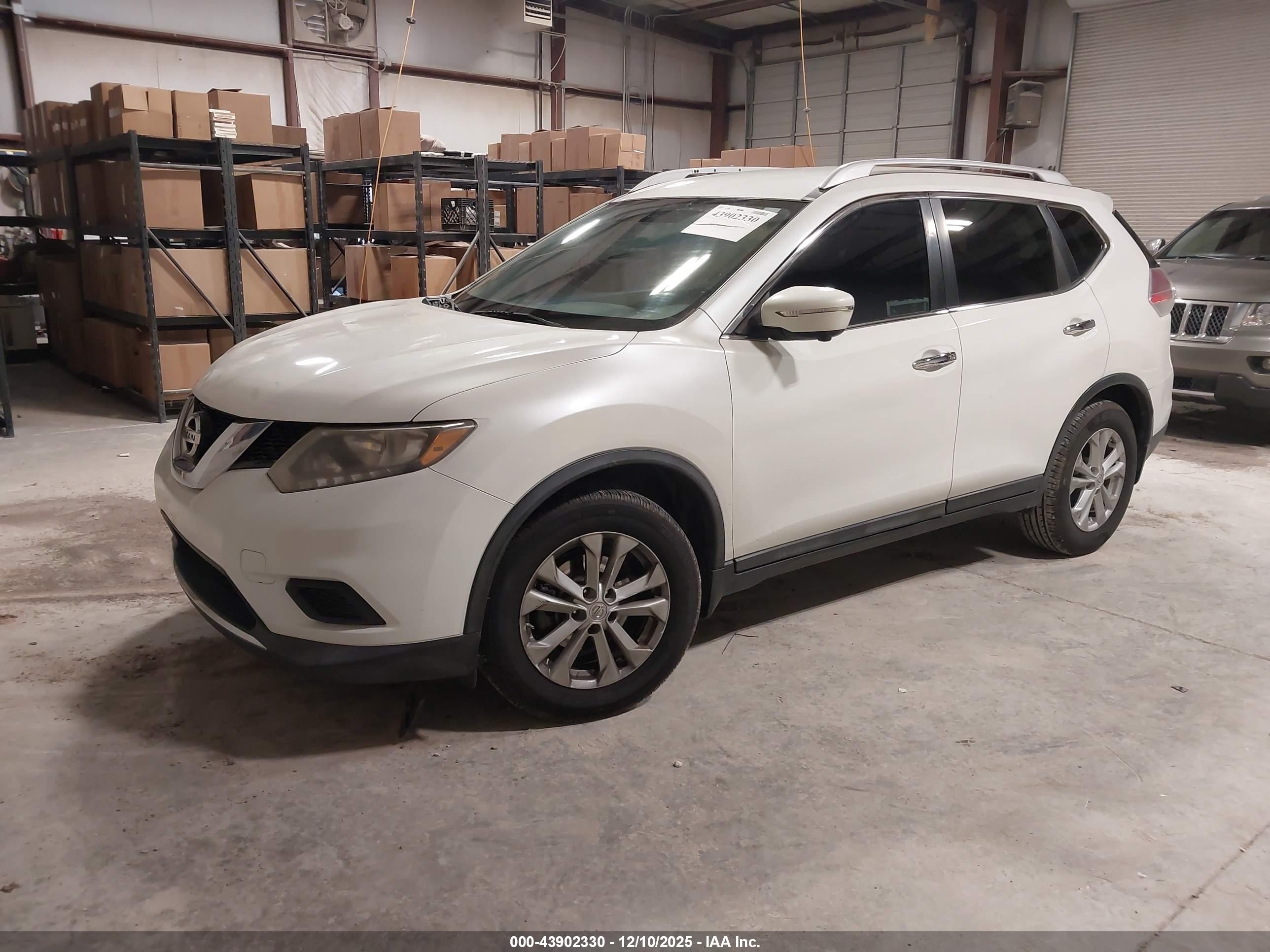 NISSAN ROGUE image 2