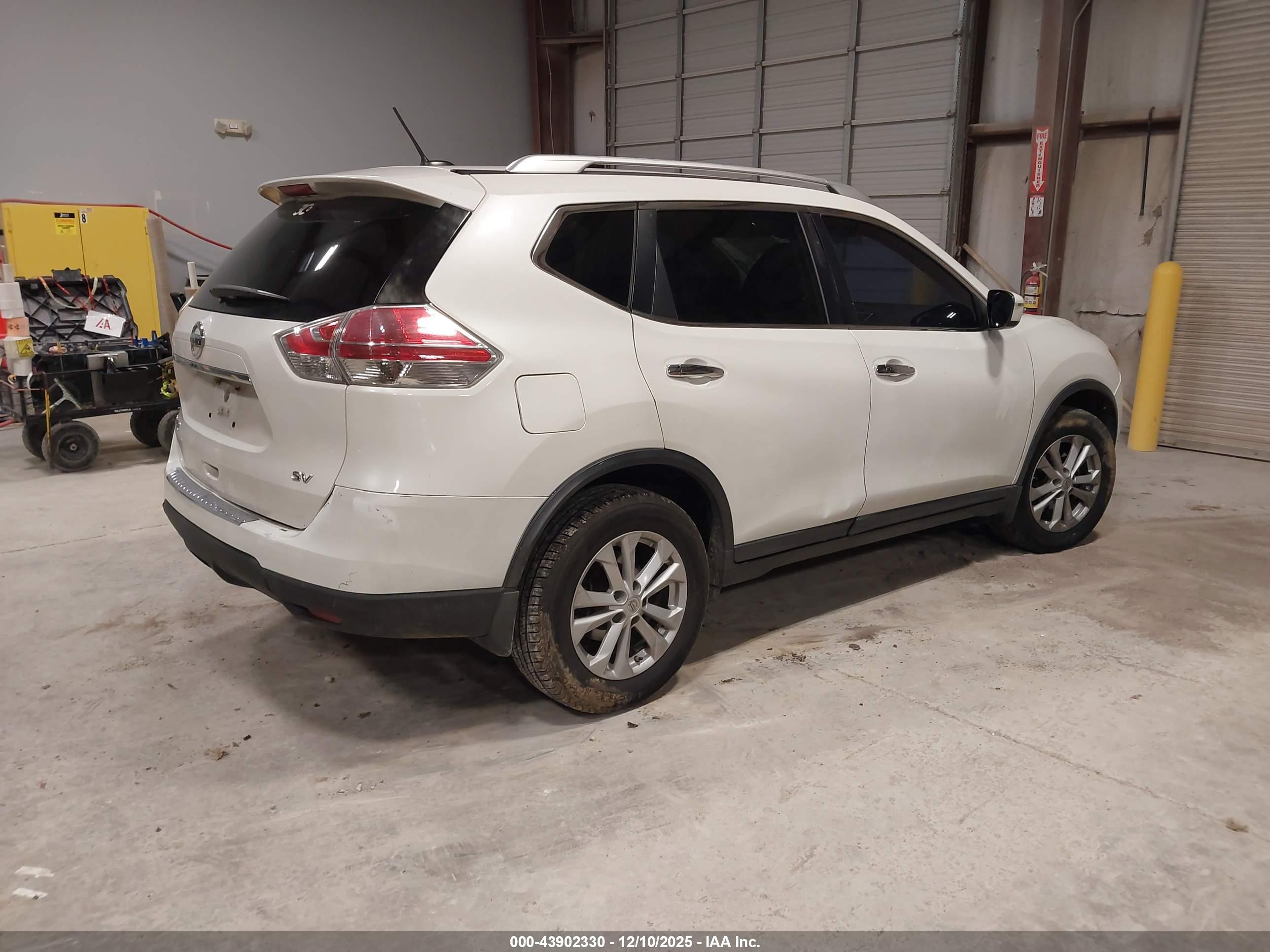 NISSAN ROGUE image 4
