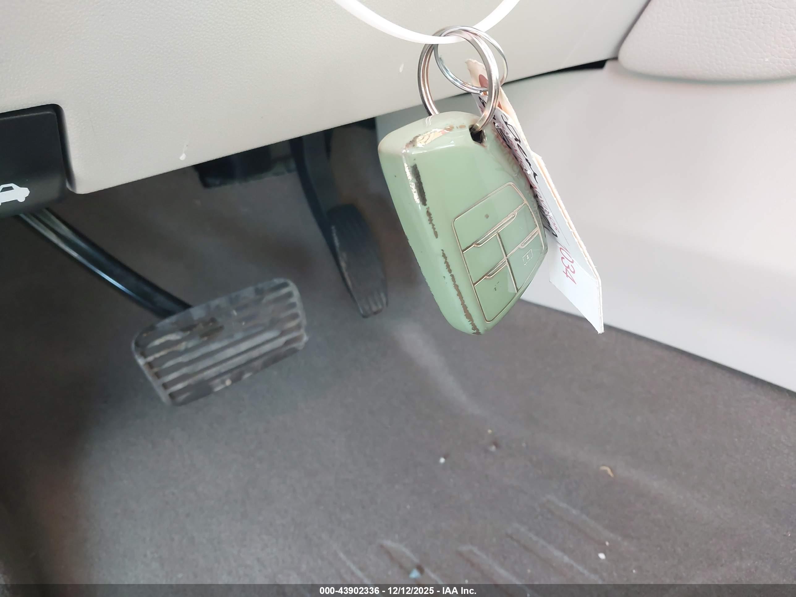 GMC YUKON image 11