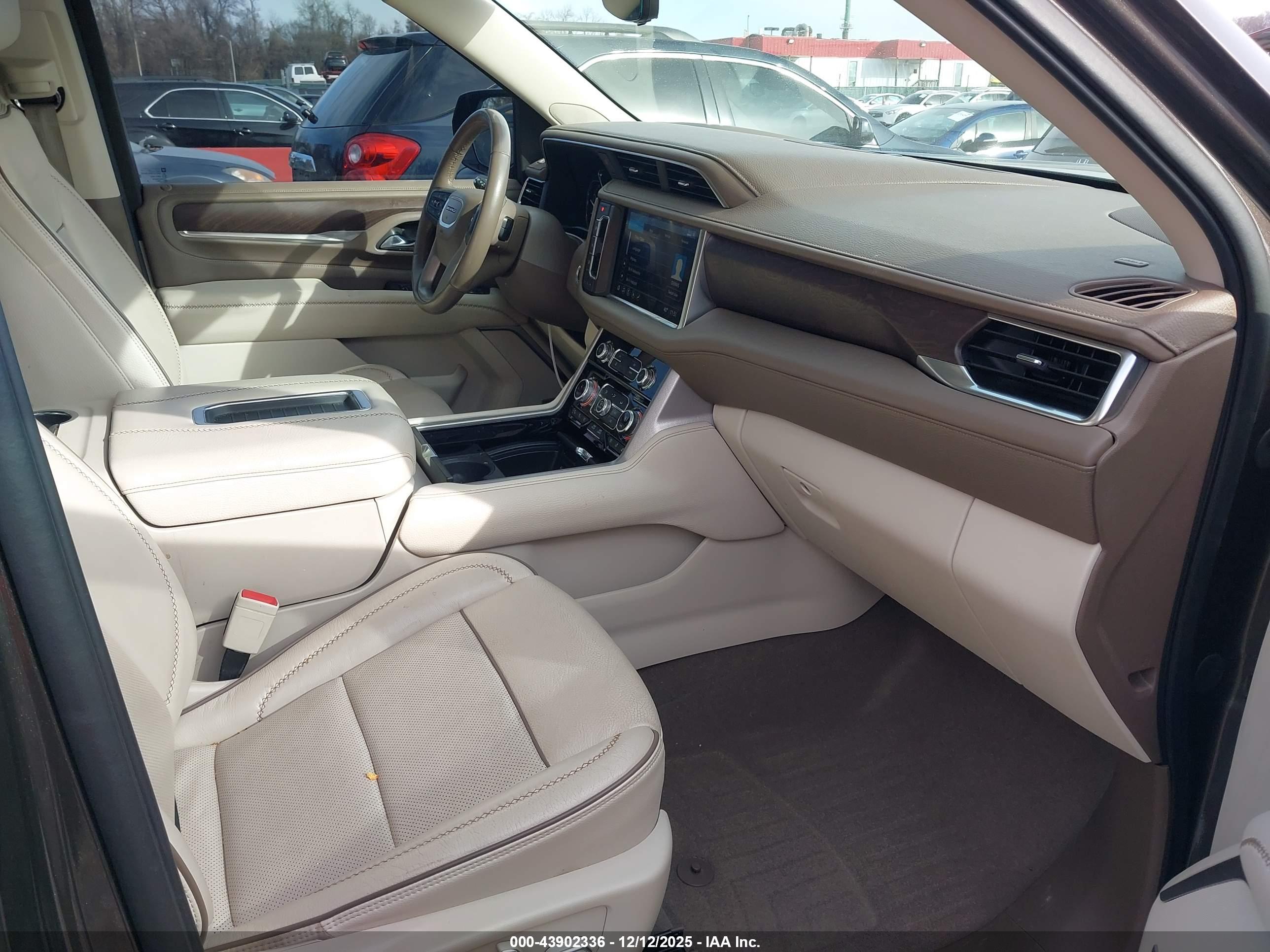 GMC YUKON image 5