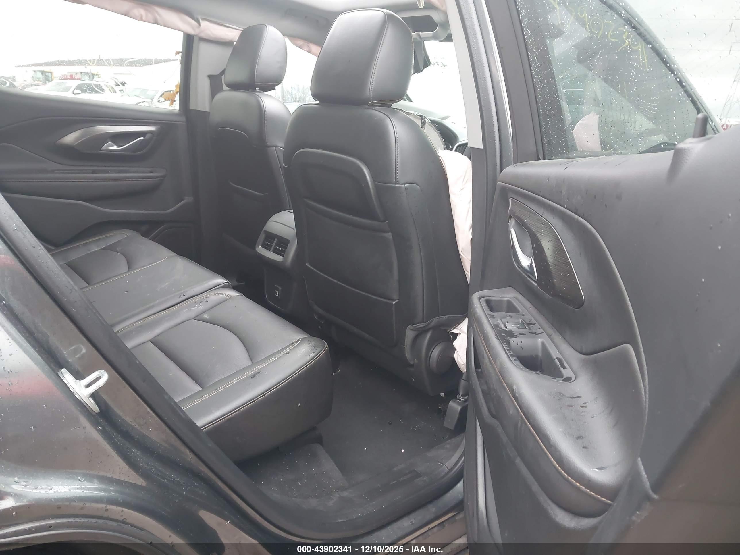 GMC TERRAIN image 8