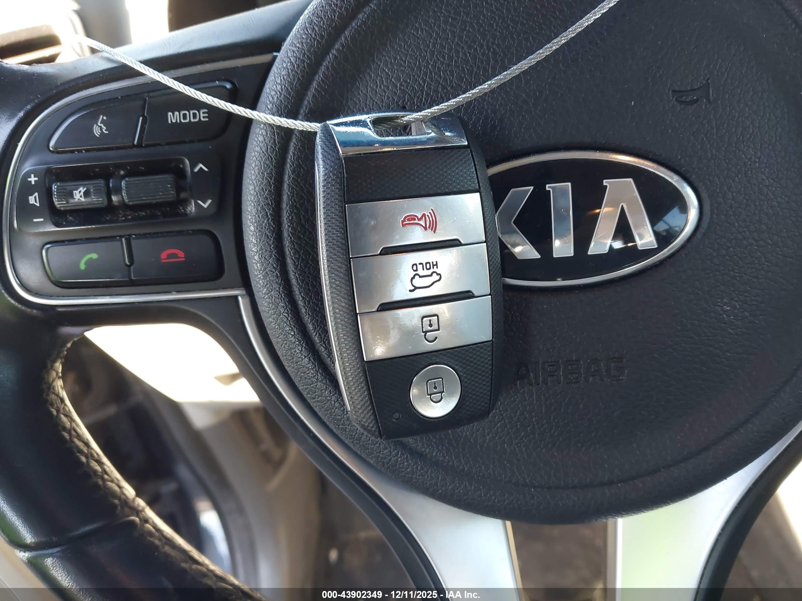 KIA SPORTAGE image 11