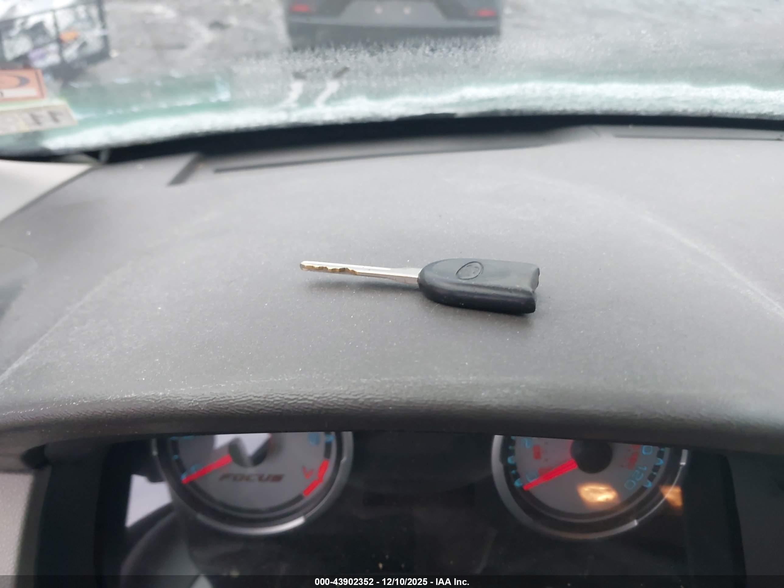 FORD FOCUS image 11