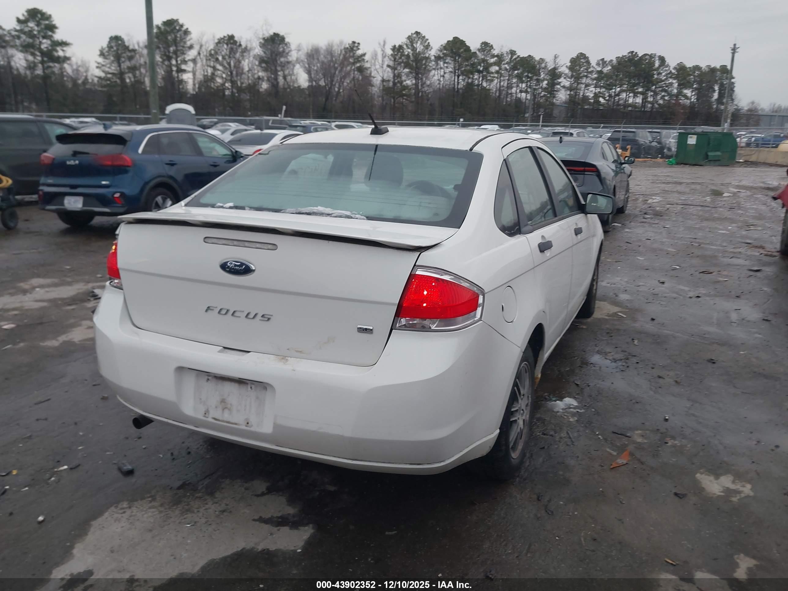 FORD FOCUS image 4