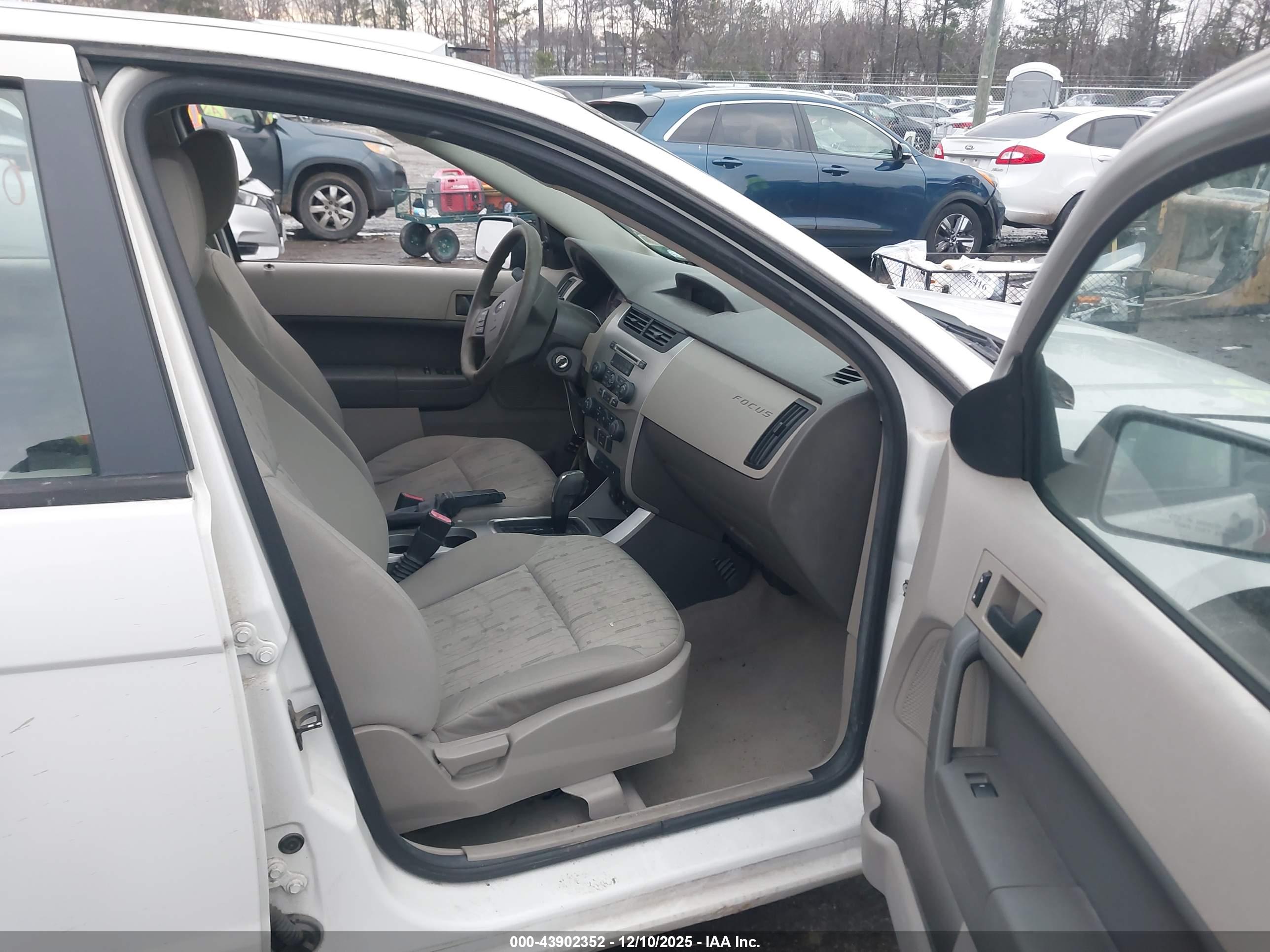 FORD FOCUS image 5