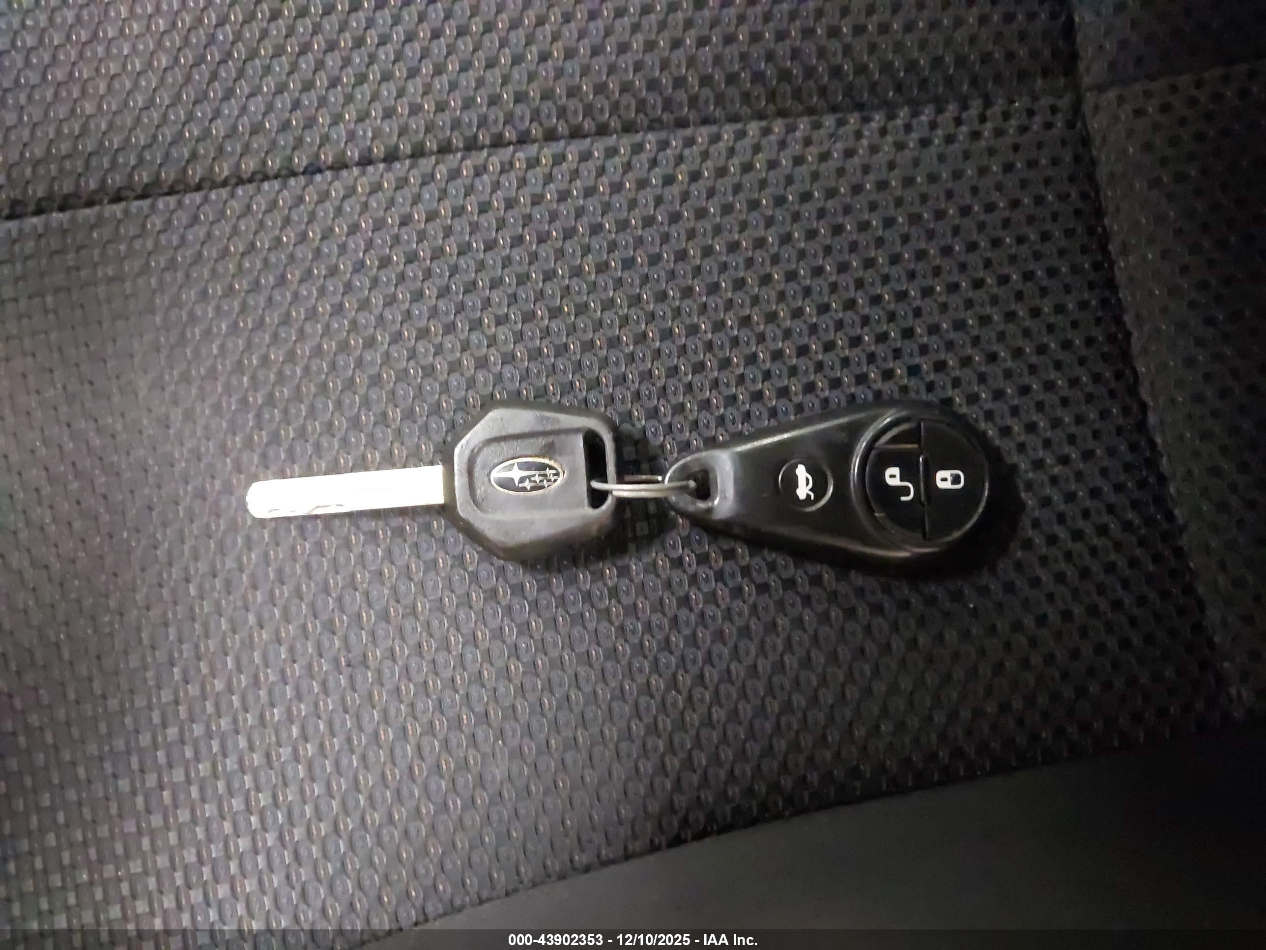 SUBARU FORESTER image 11