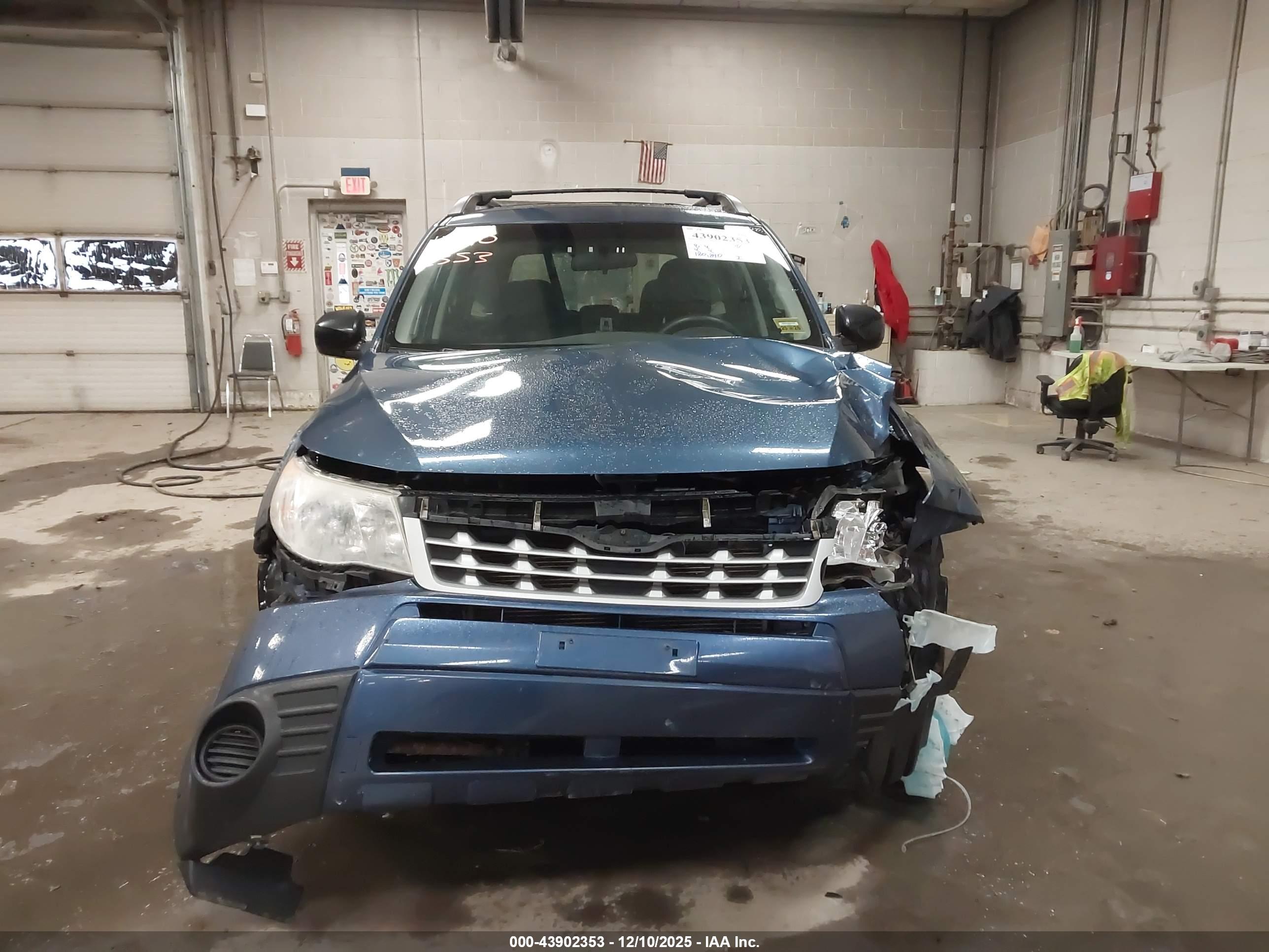 SUBARU FORESTER image 6