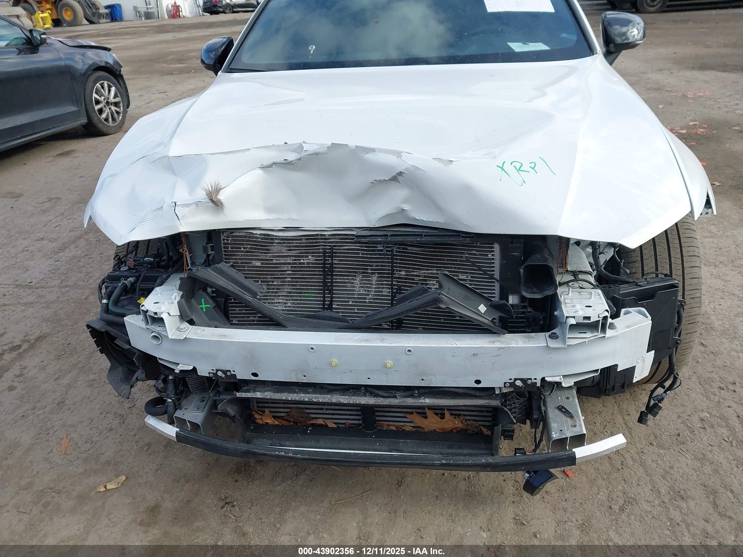 VOLVO S60 image 6