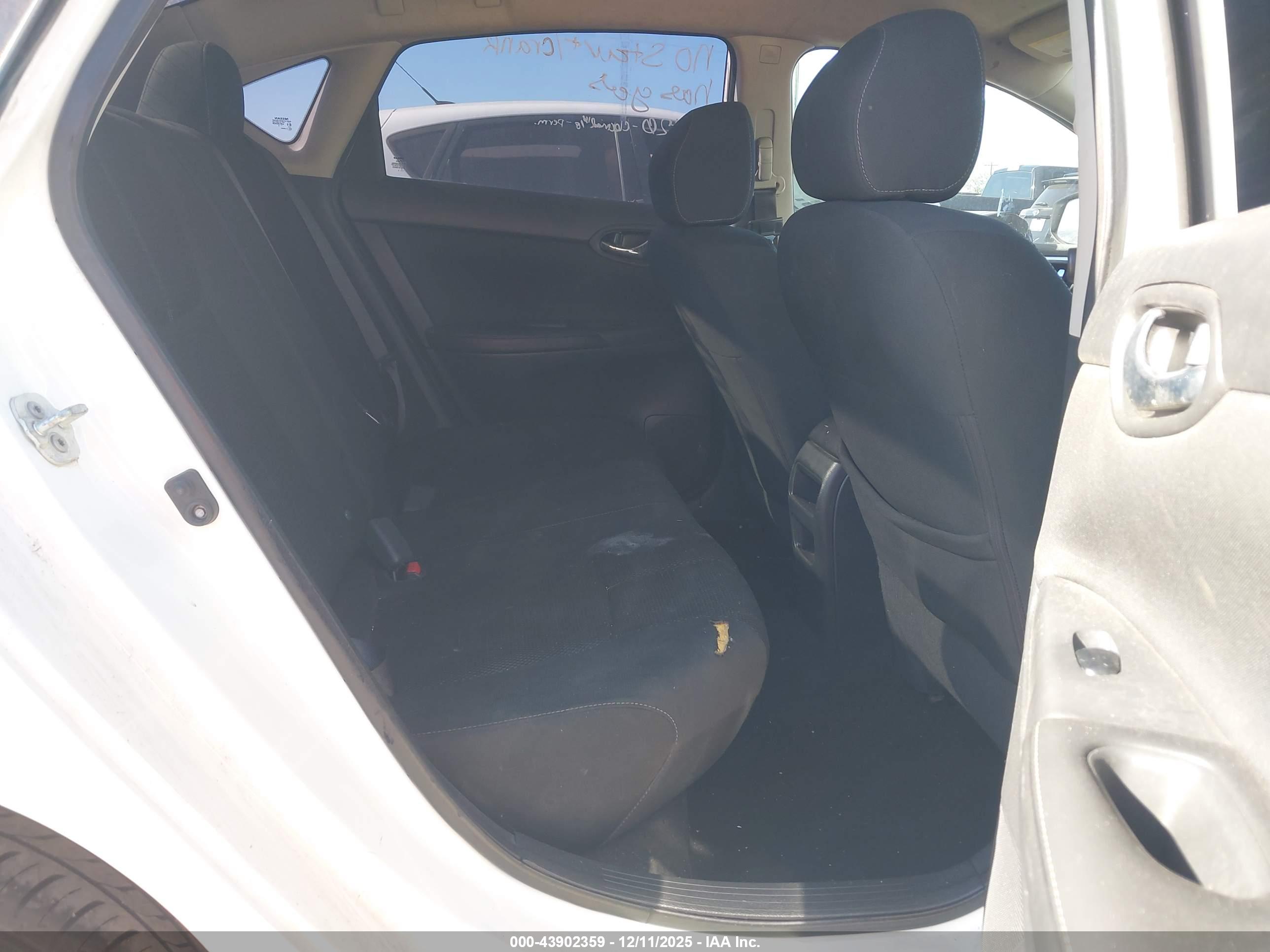 NISSAN SENTRA image 8