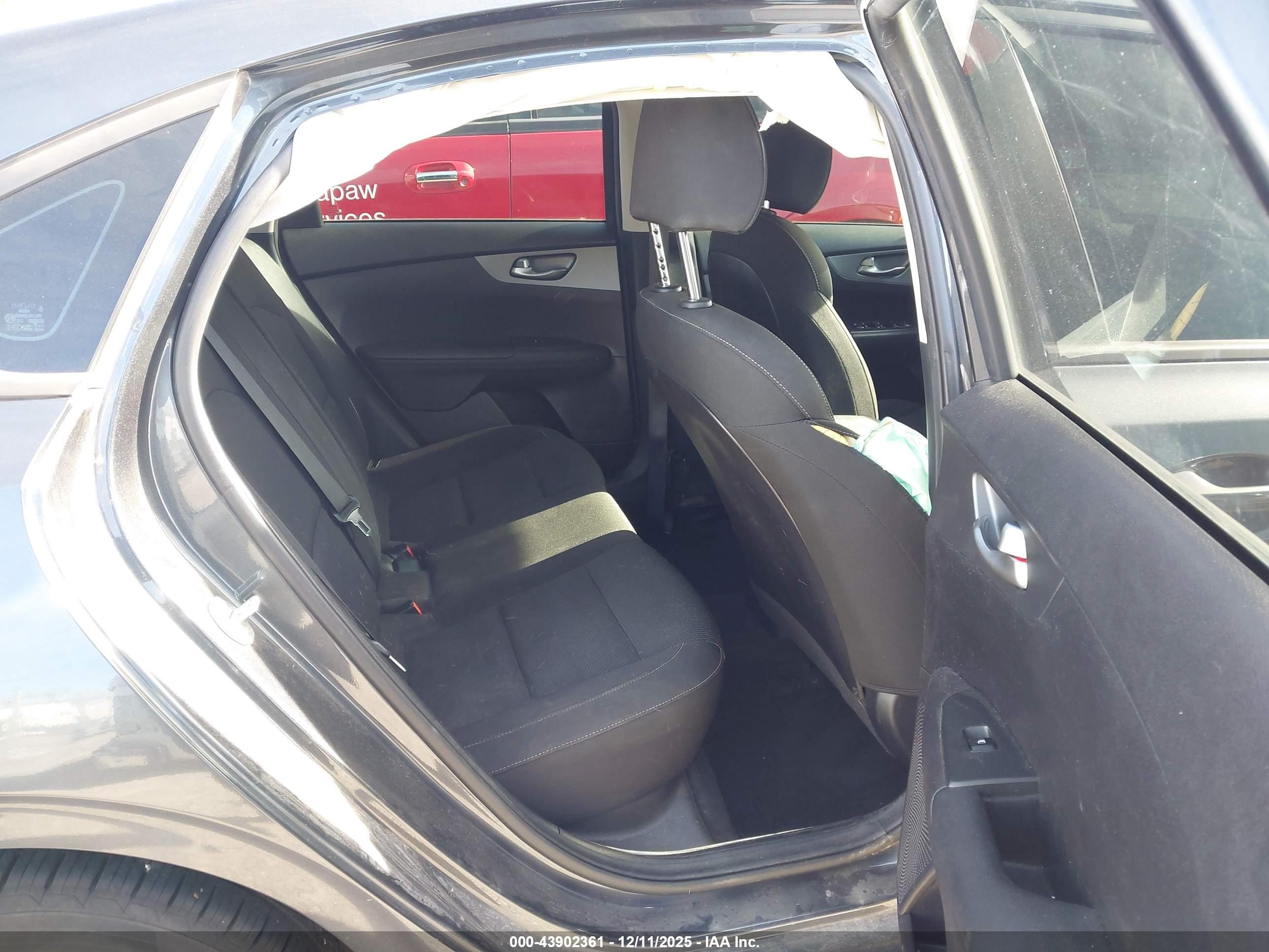 KIA FORTE image 8