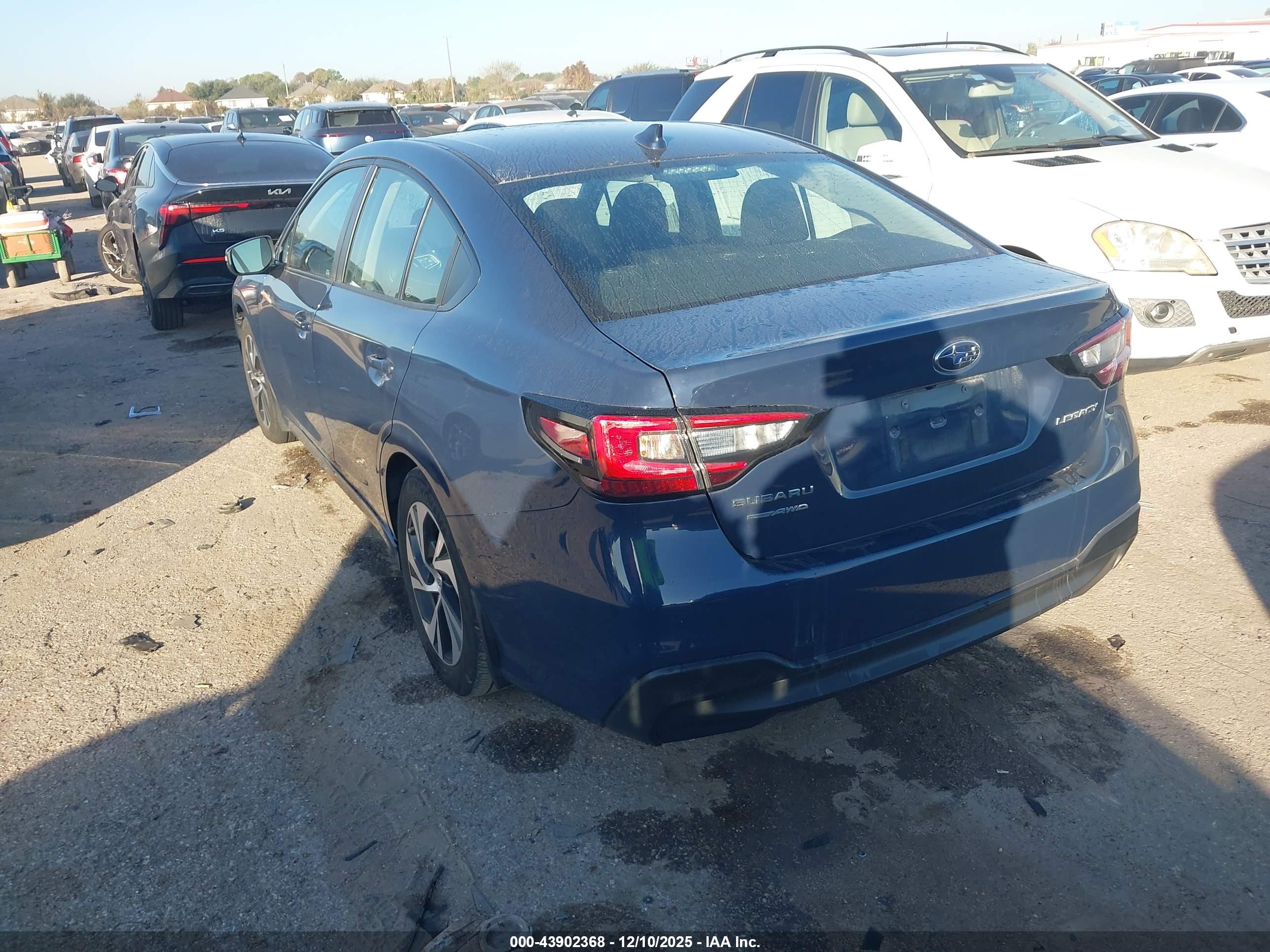SUBARU LEGACY image 3