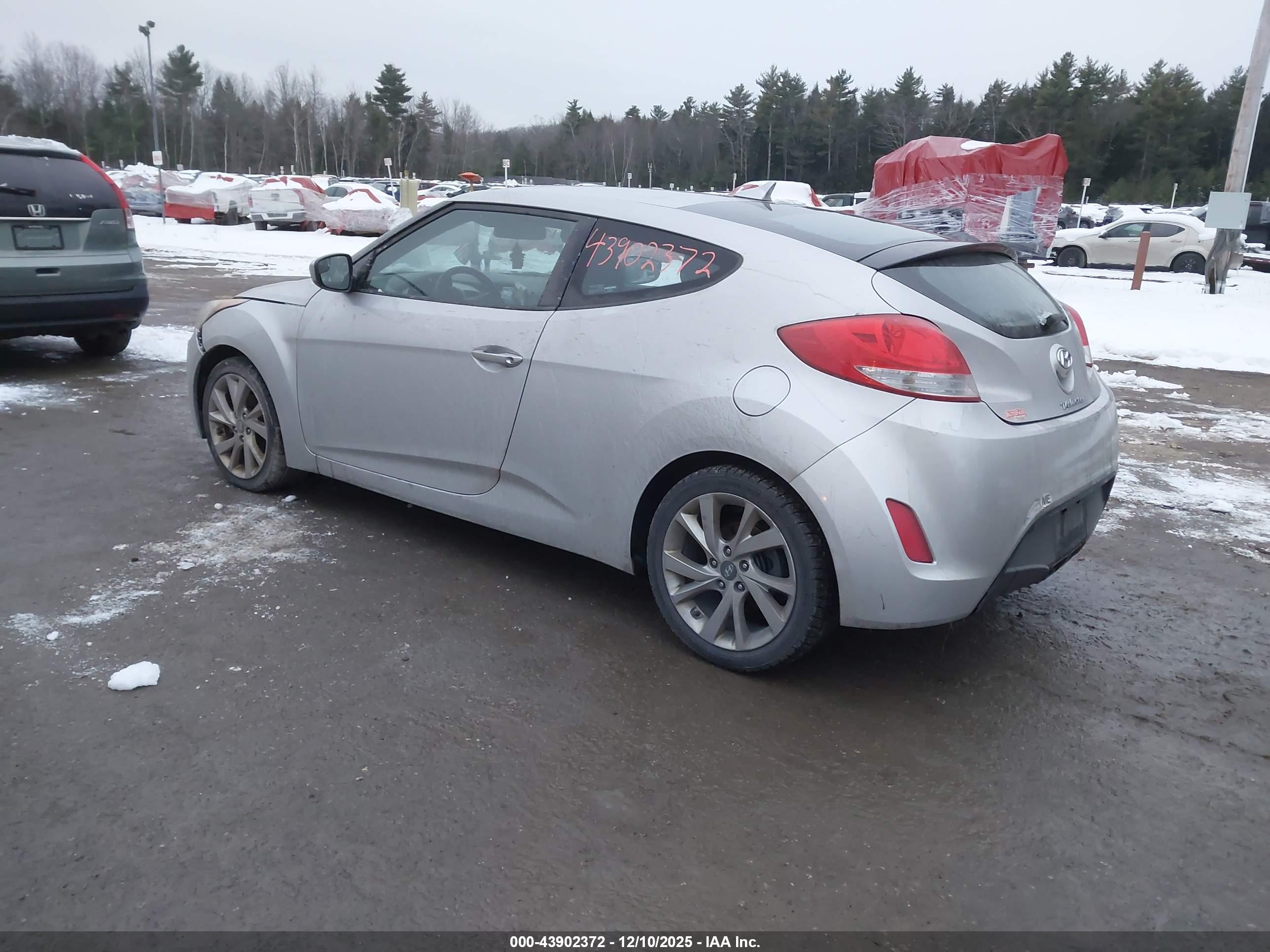 HYUNDAI VELOSTER image 3