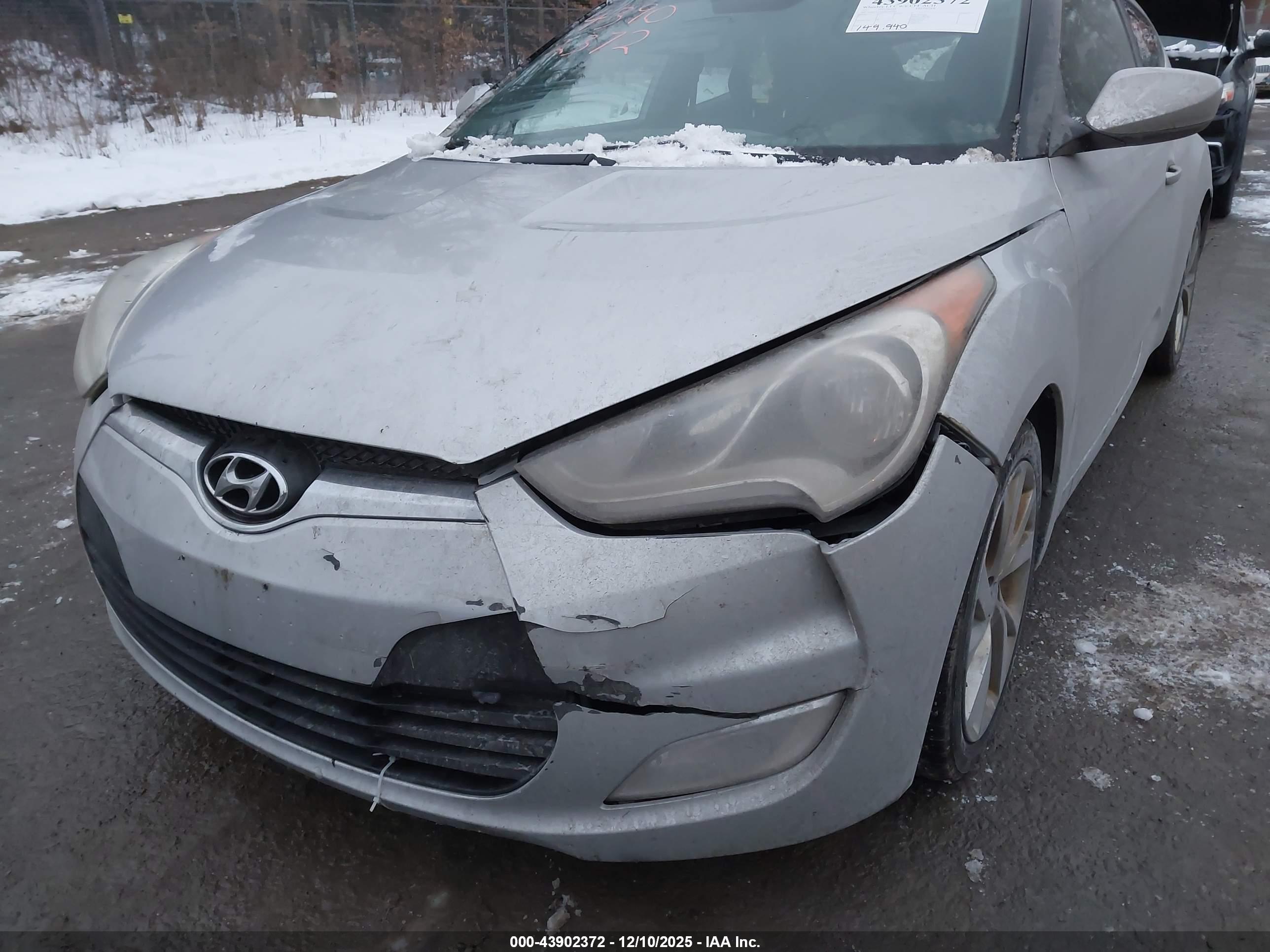 HYUNDAI VELOSTER image 6