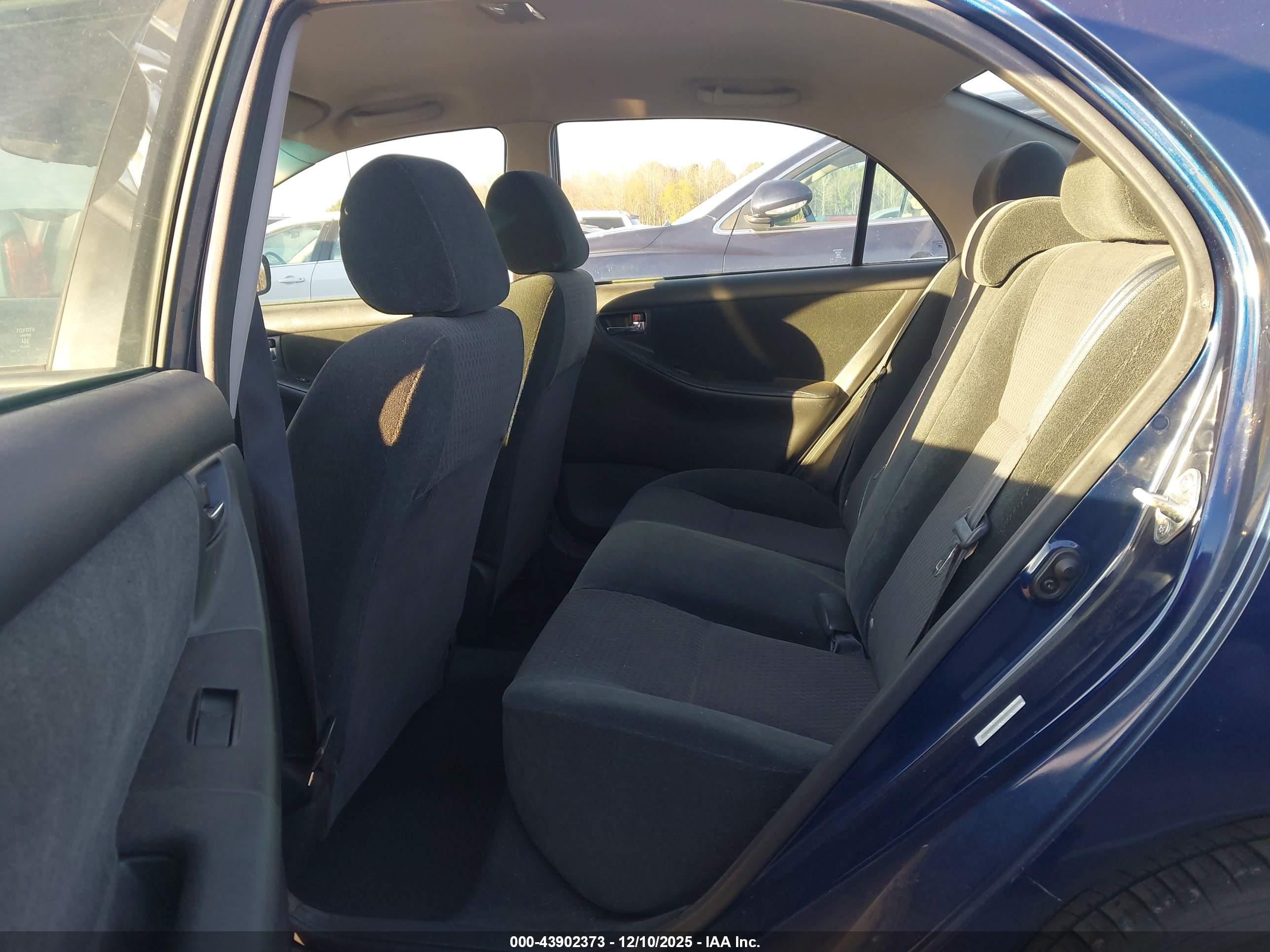 TOYOTA COROLLA image 8