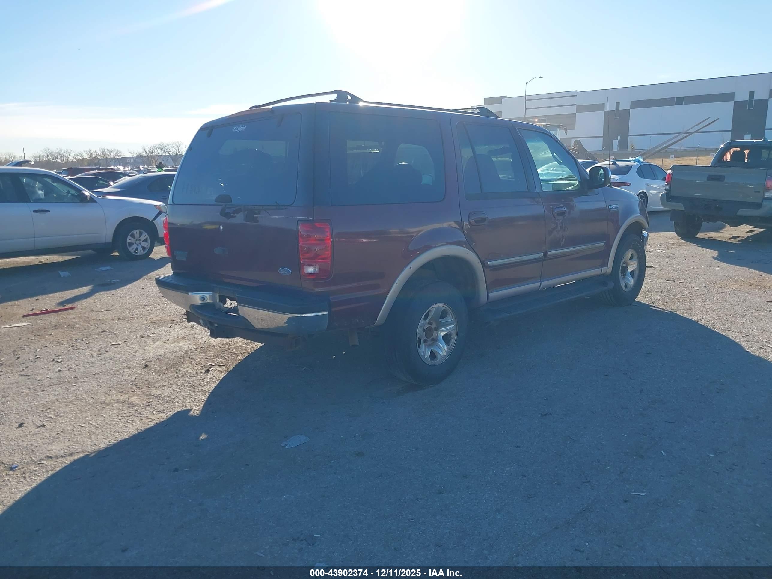 FORD EXPEDITION image 4