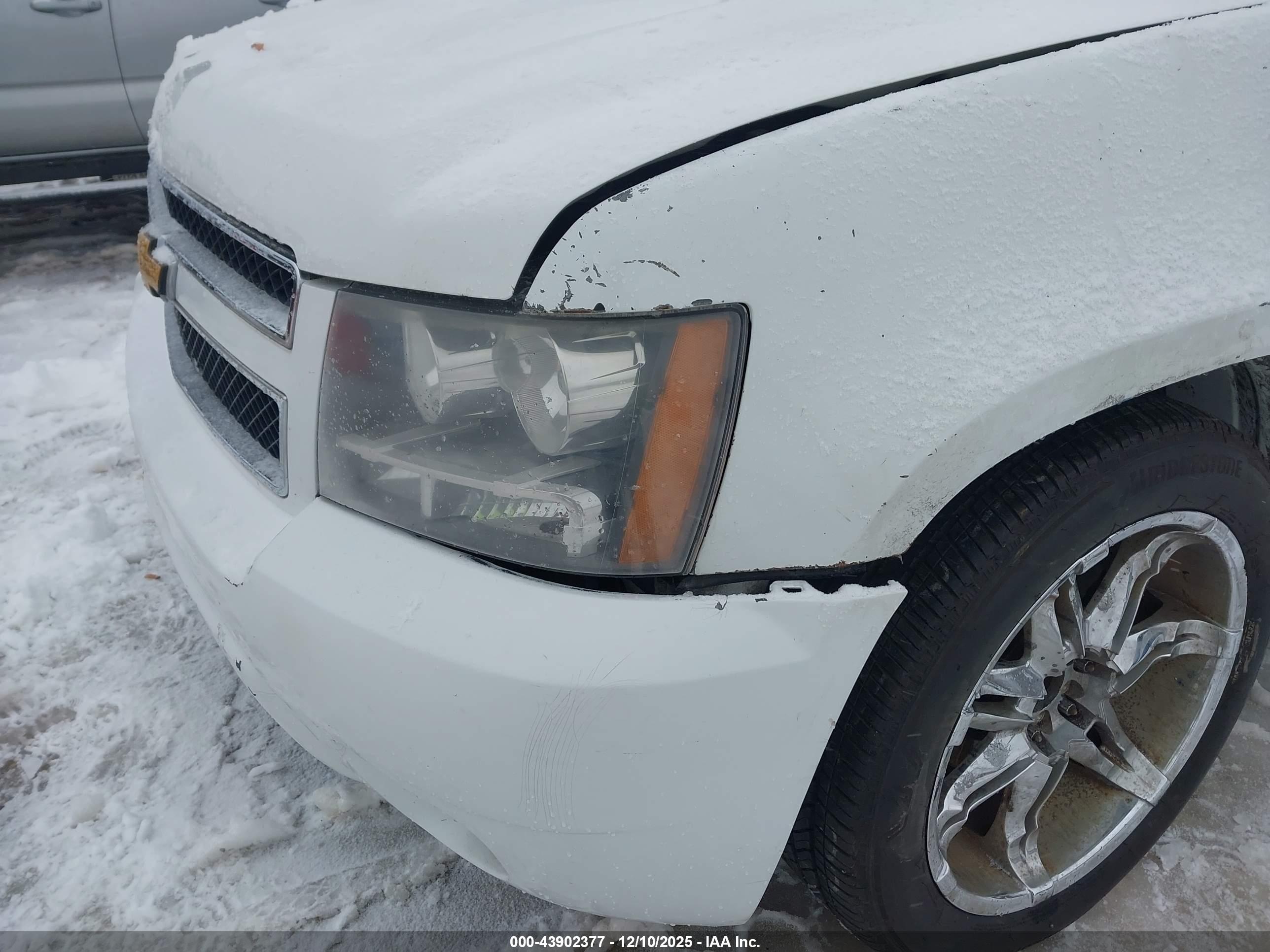 CHEVROLET TAHOE image 6