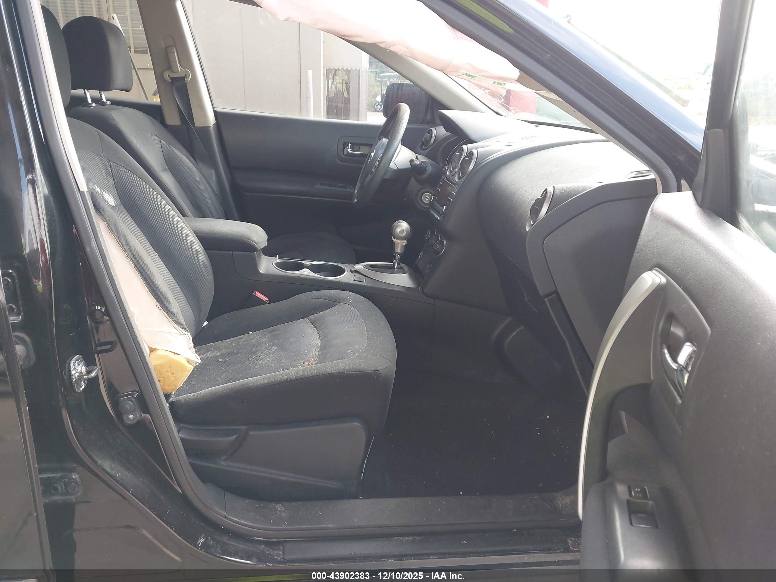 NISSAN ROGUE image 5