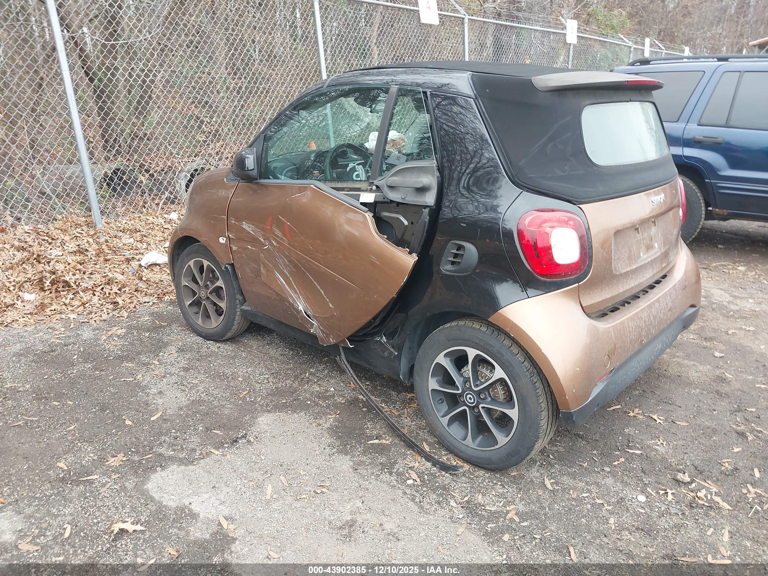 SMART FORTWO image 3