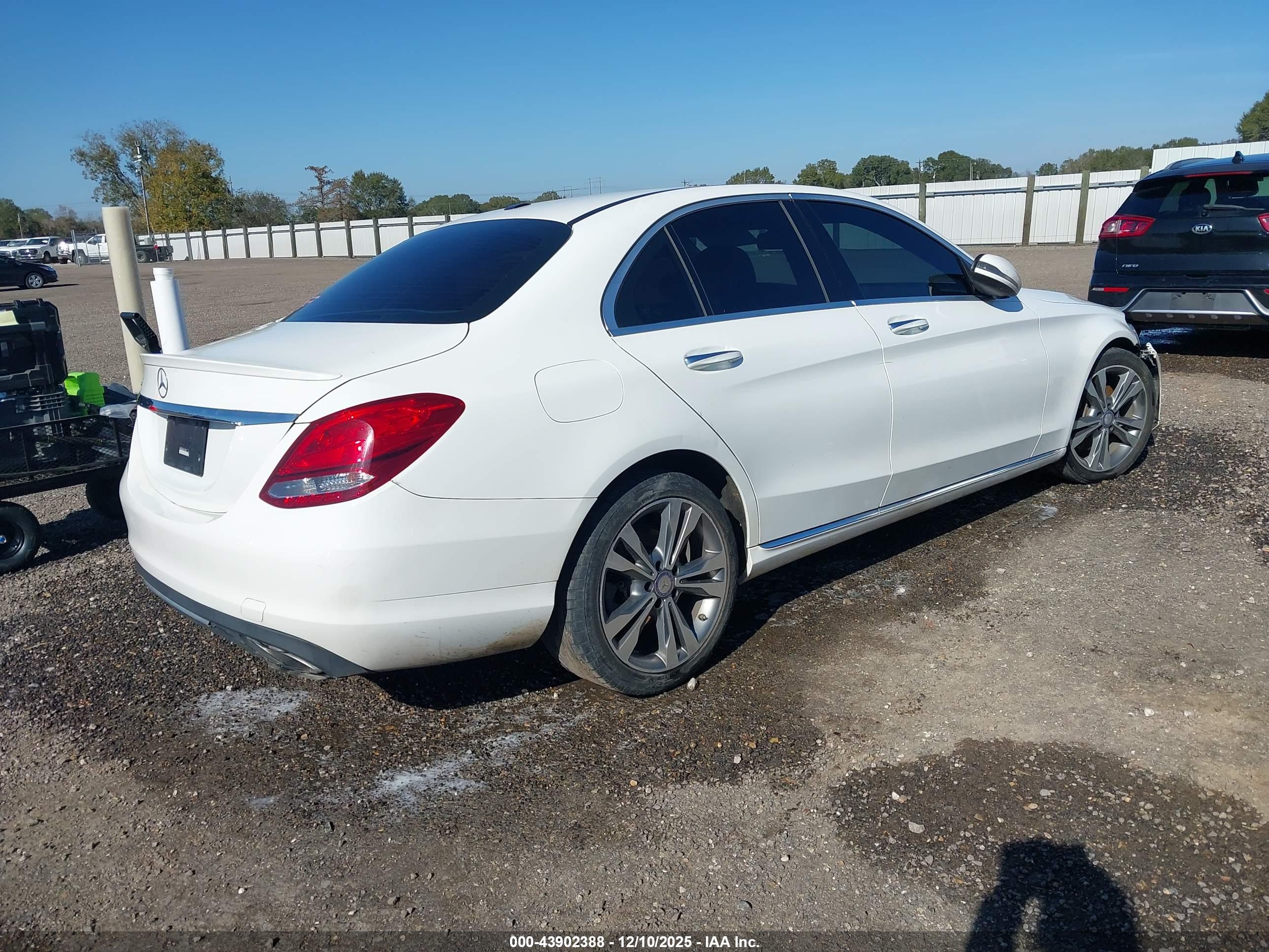 MERCEDES-BENZ C image 4