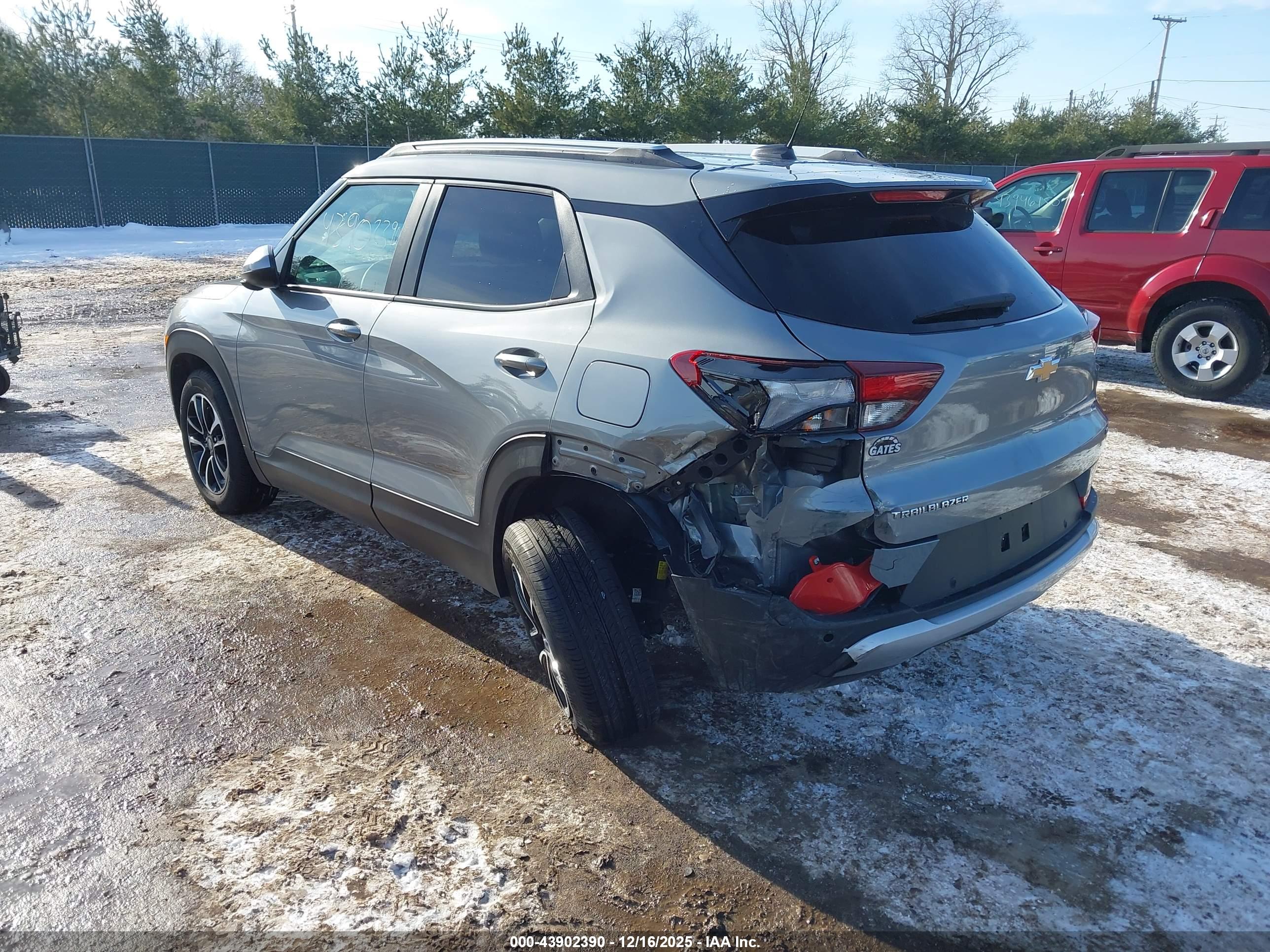 CHEVROLET TRAILBLAZER image 3