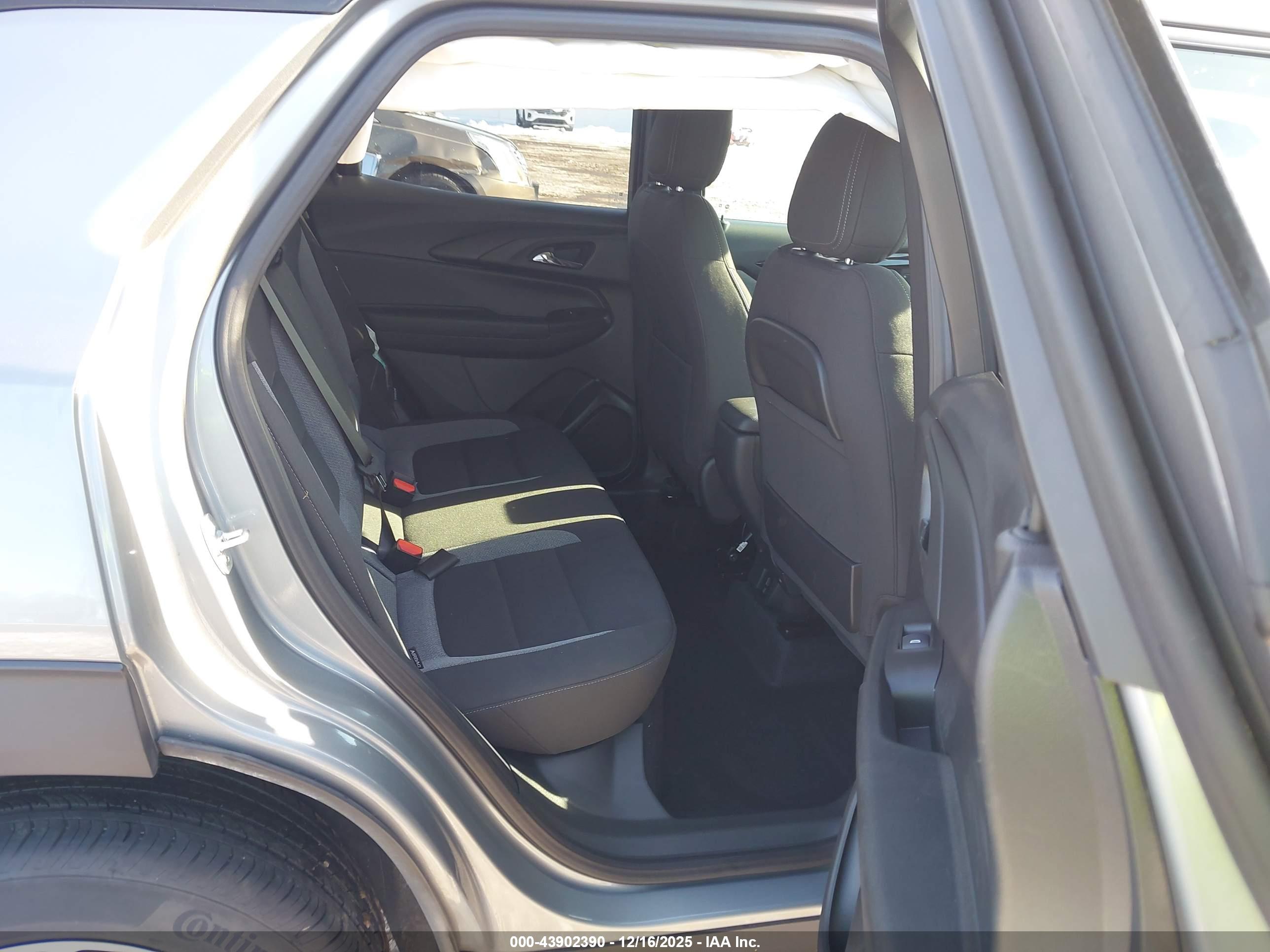 CHEVROLET TRAILBLAZER image 8