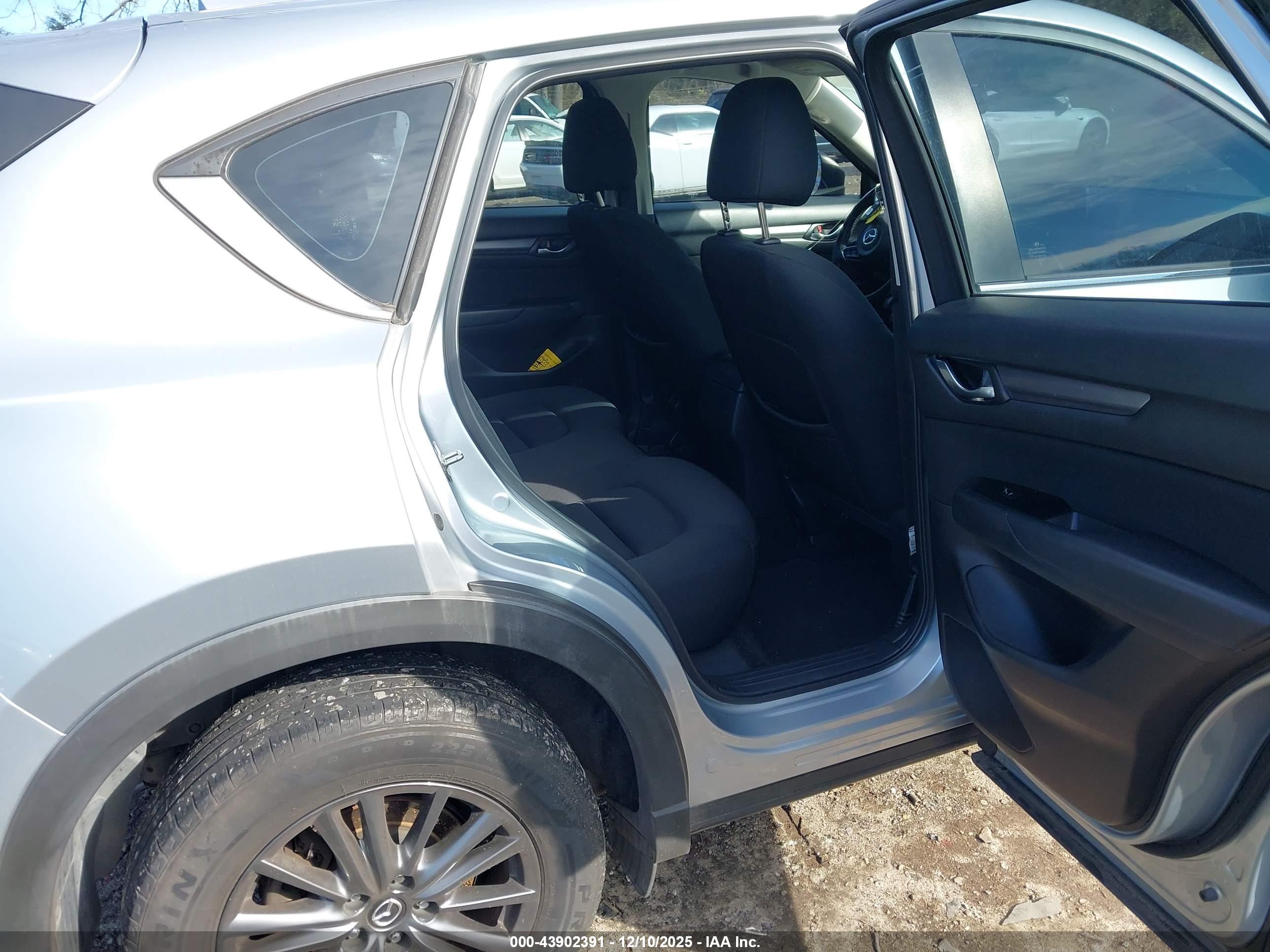 MAZDA CX-5 image 8