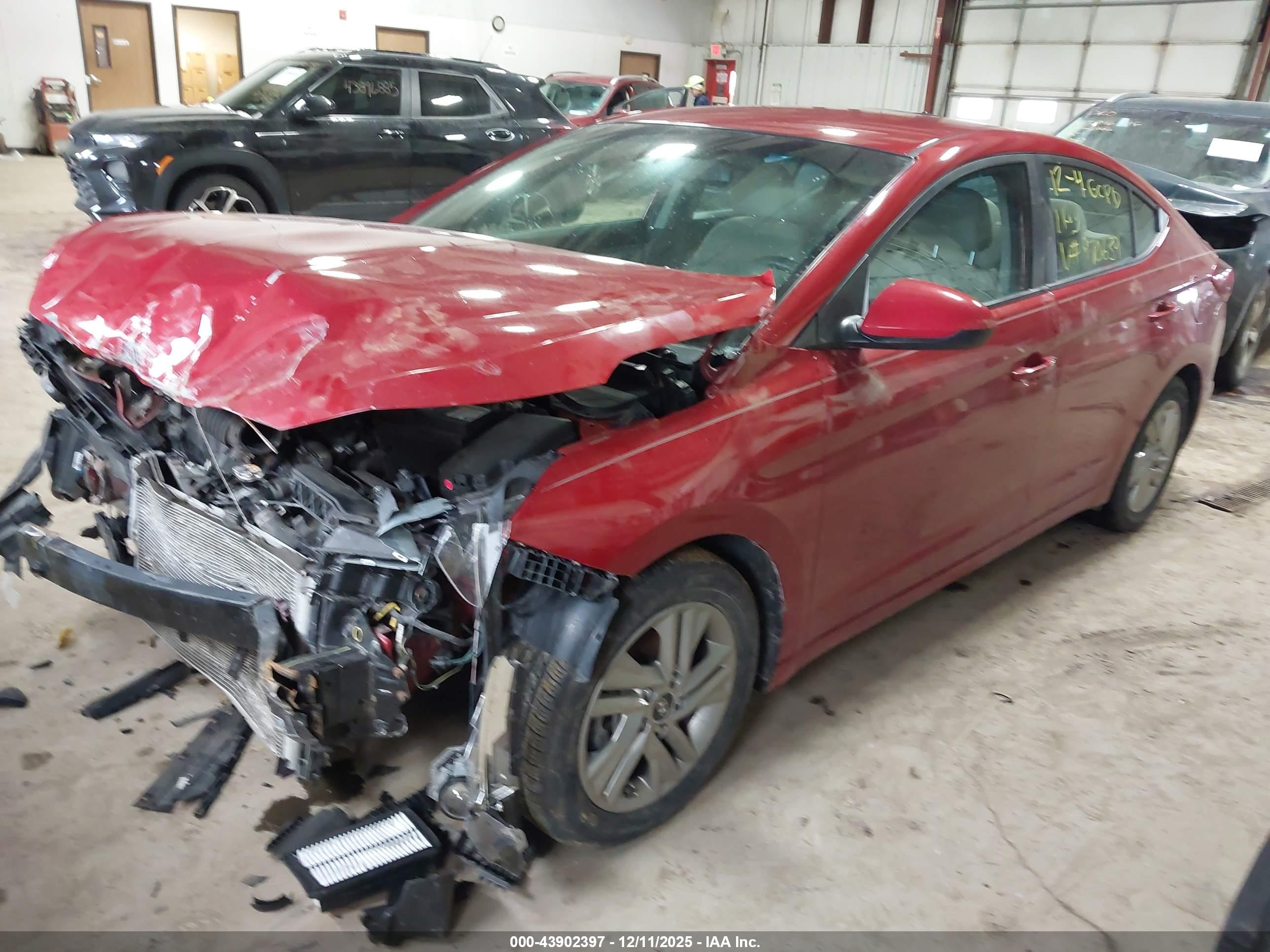 HYUNDAI ELANTRA image 2