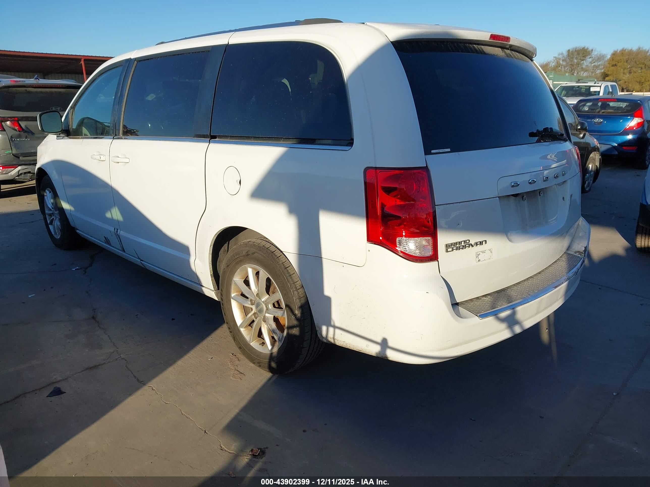 DODGE GRAND image 3