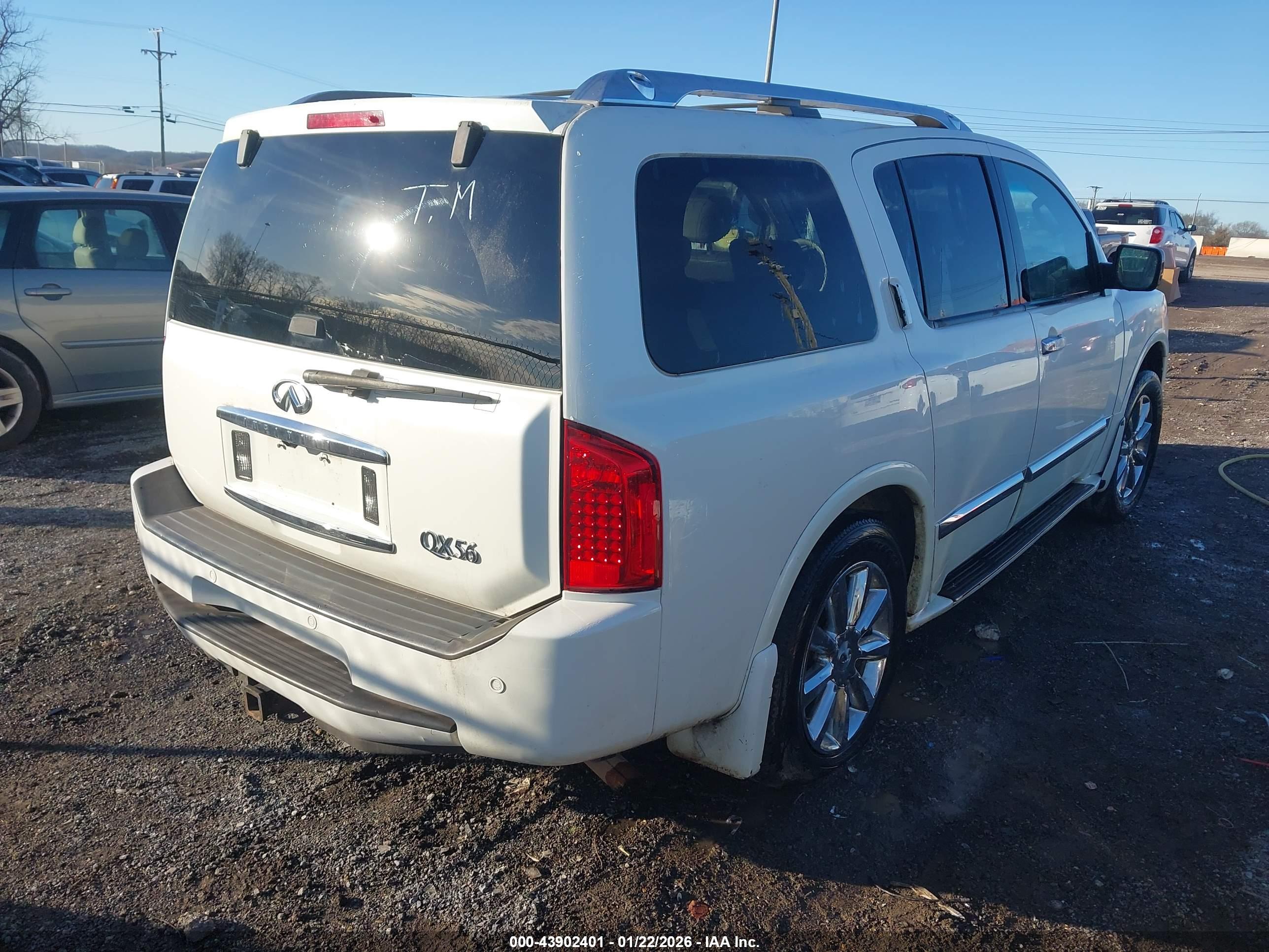 INFINITI QX56 image 4