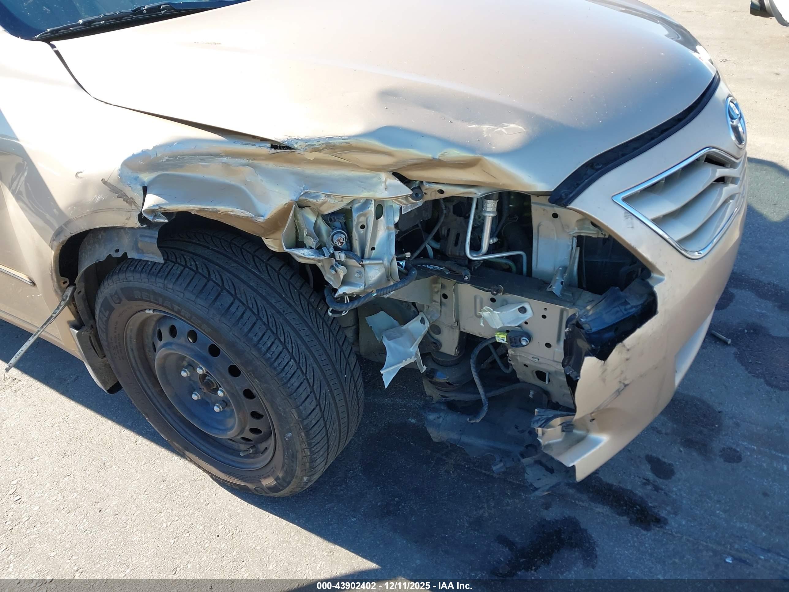 TOYOTA CAMRY image 6